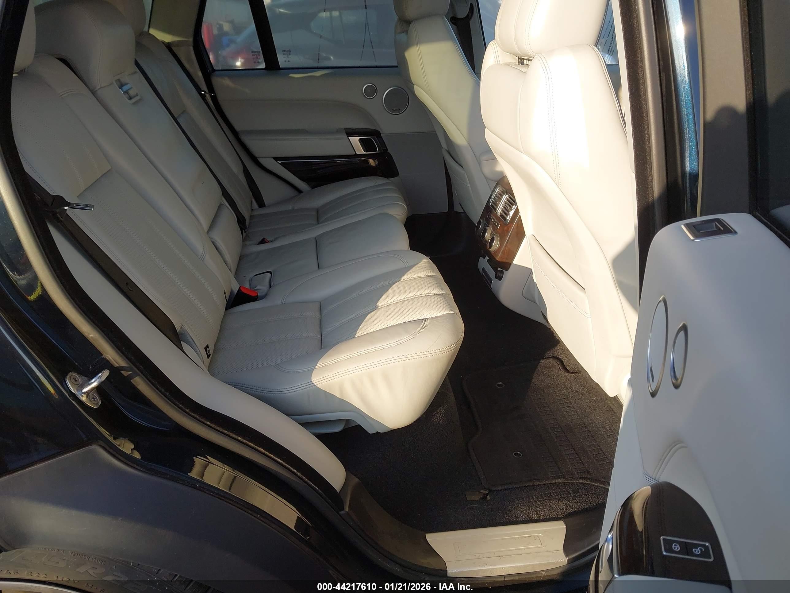 LAND ROVER image 8