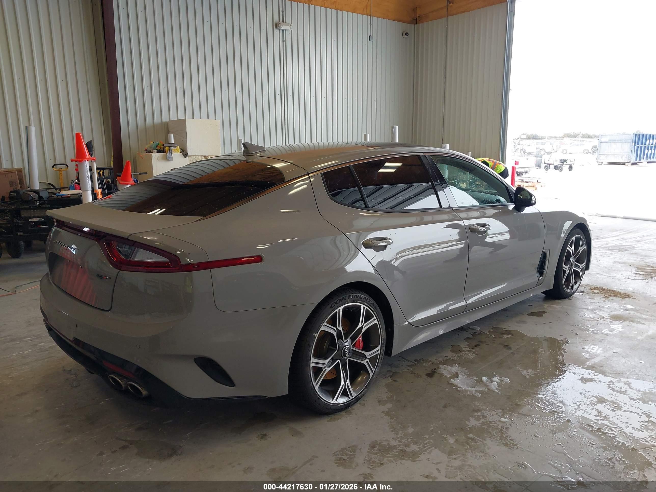 KIA STINGER image 4