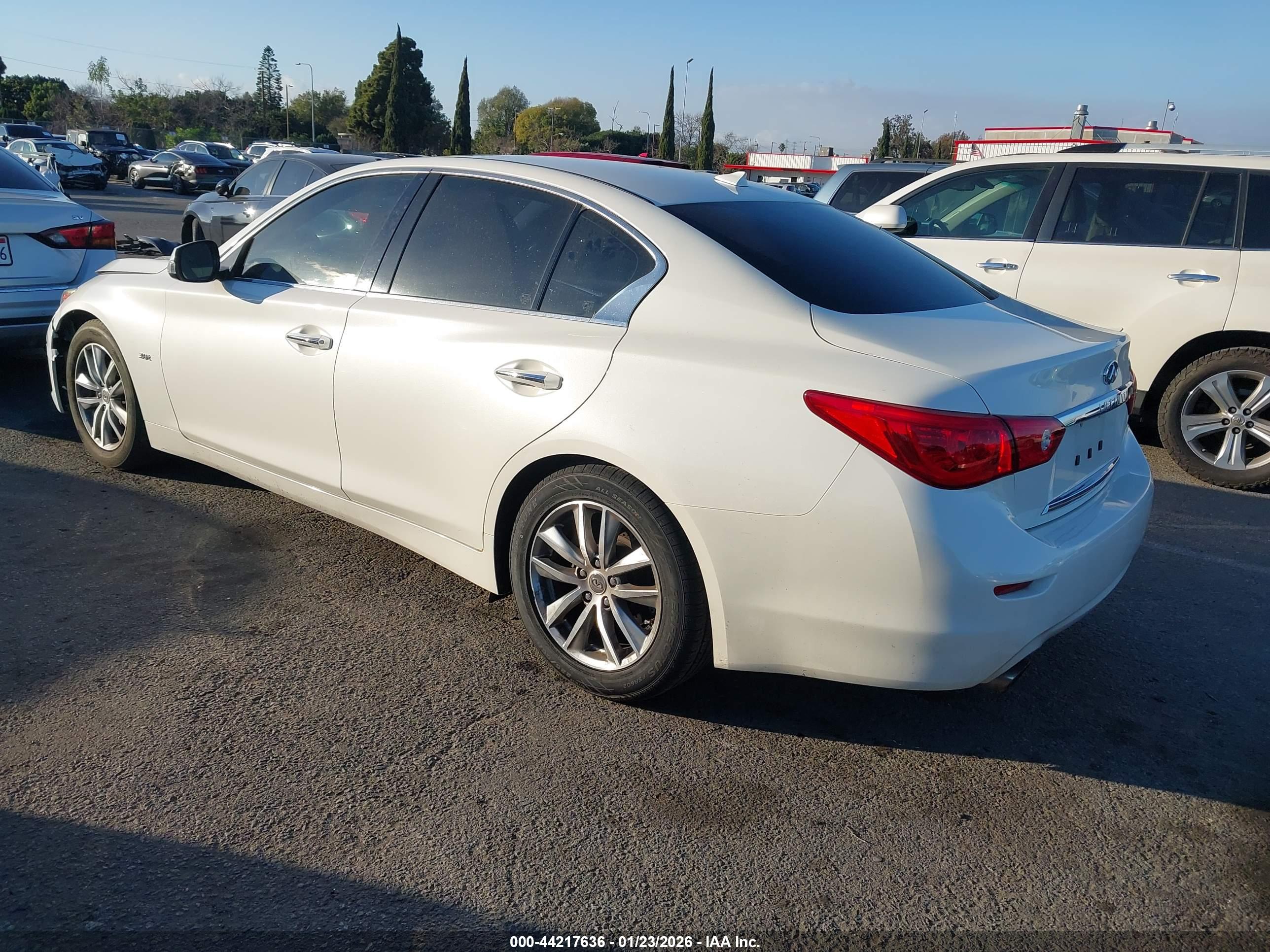 INFINITI Q50 image 3
