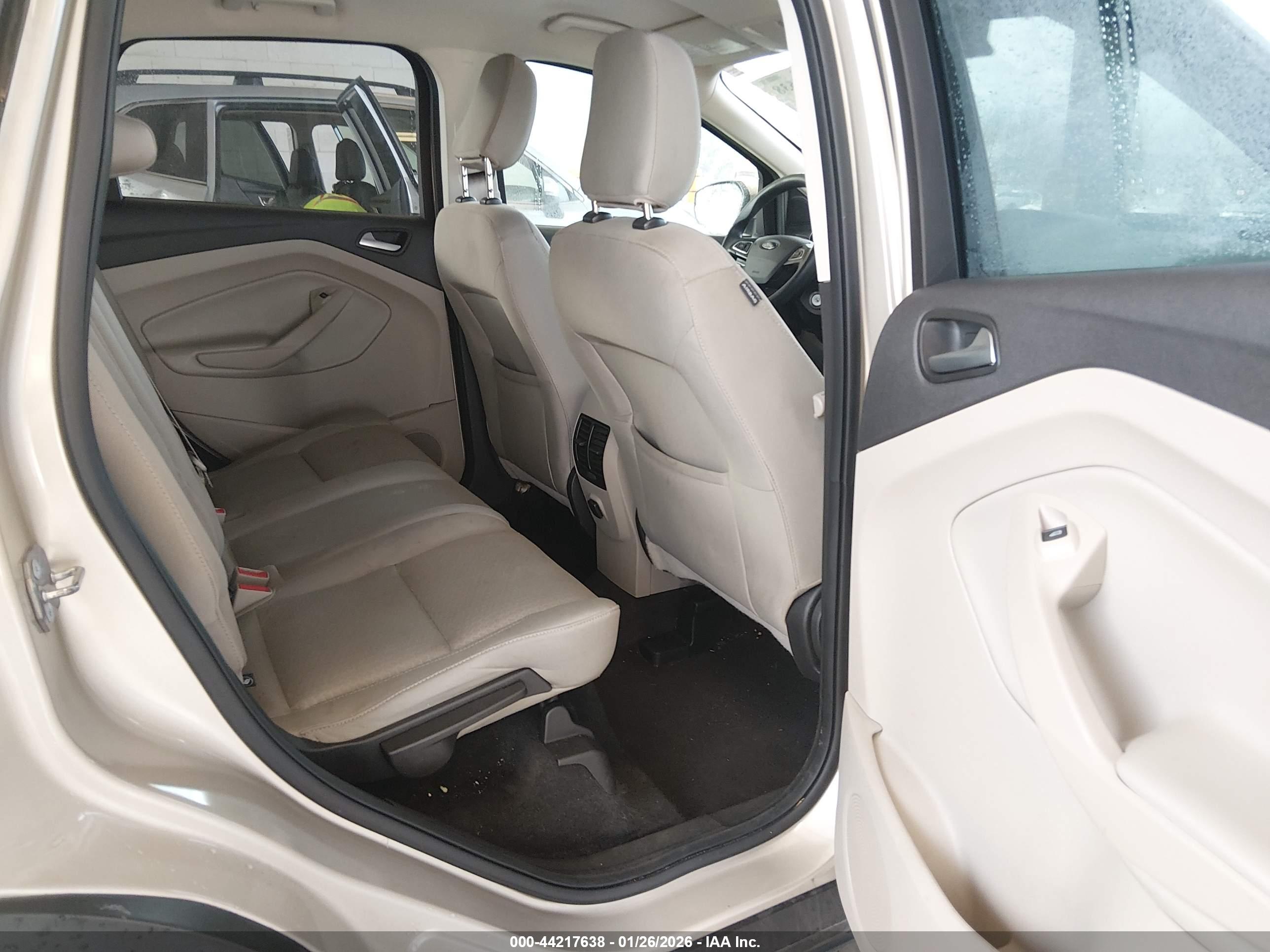 FORD ESCAPE image 8