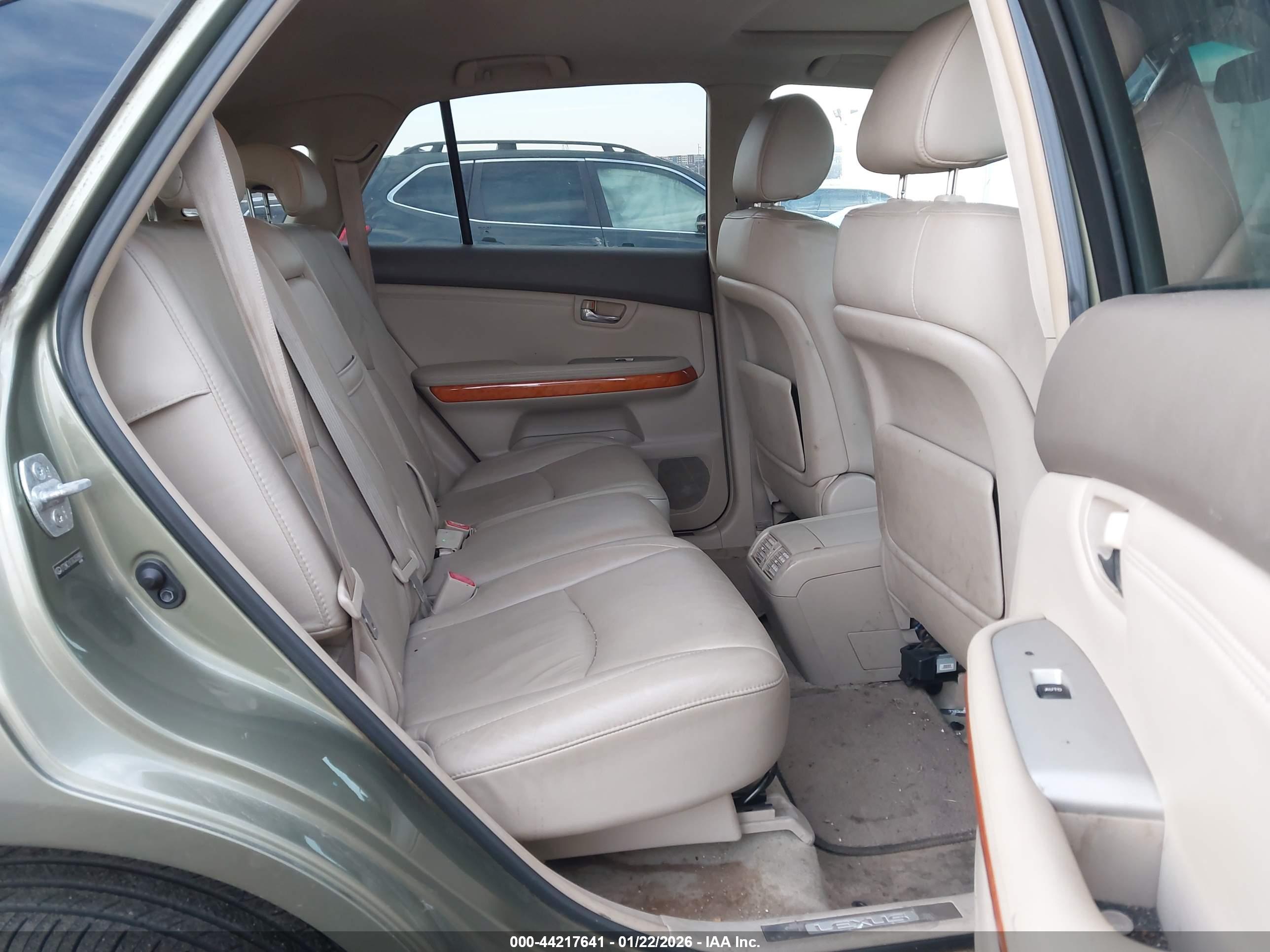 LEXUS RX image 8