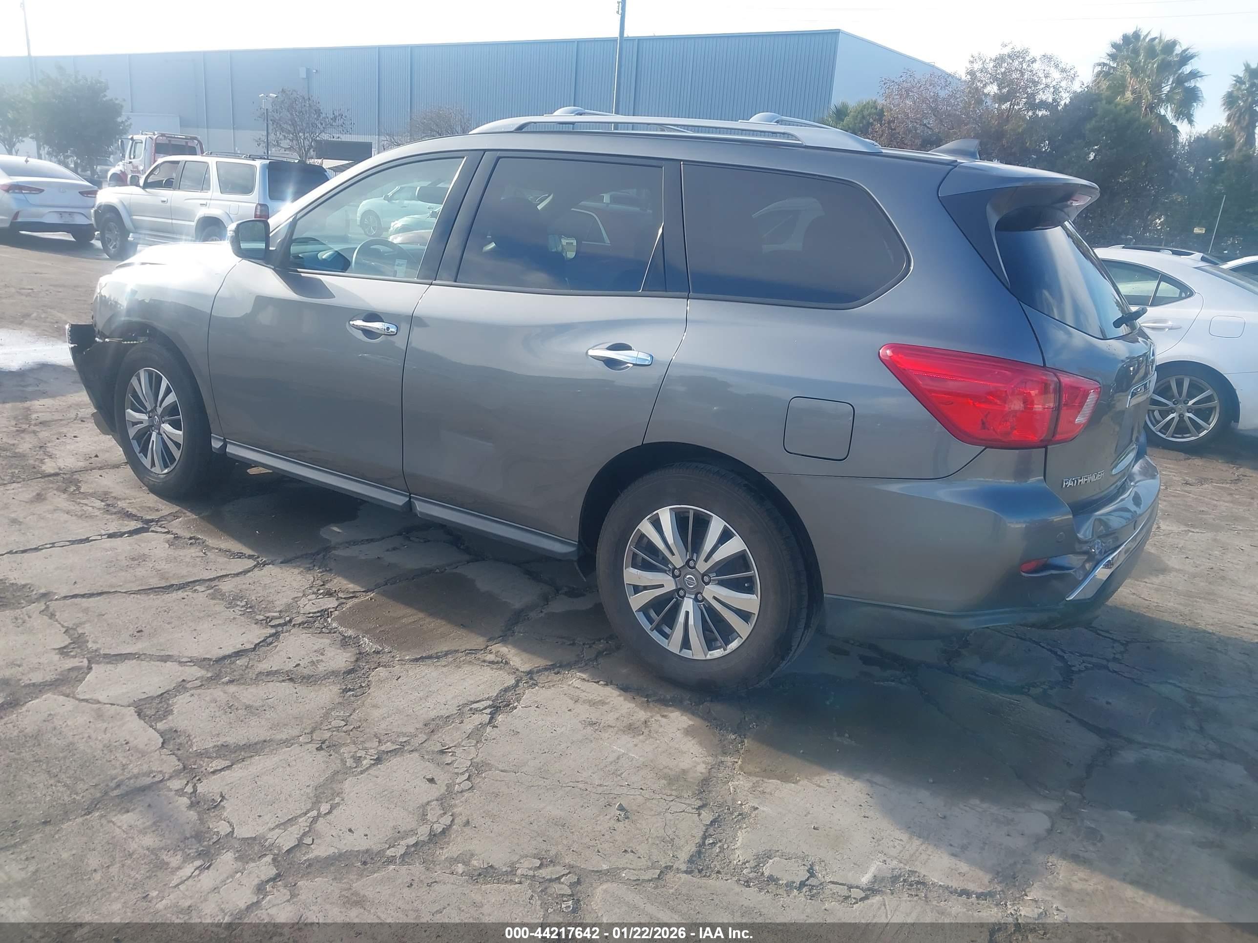 NISSAN PATHFINDER image 3