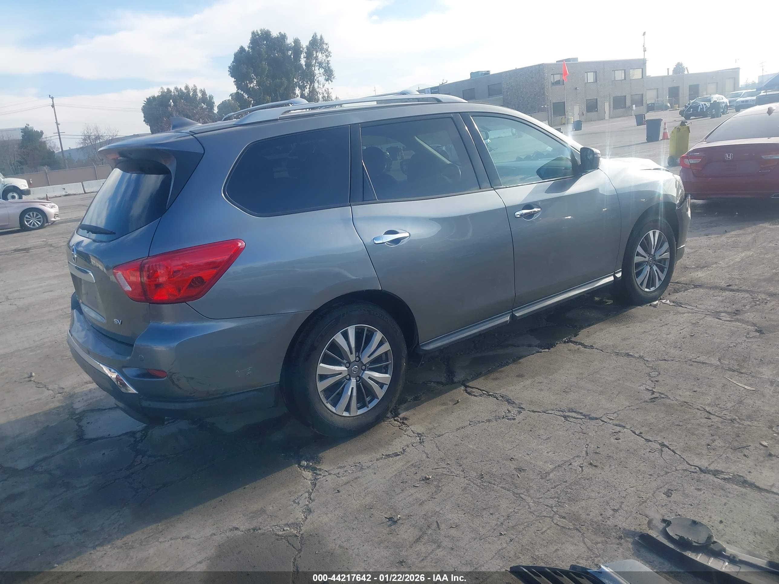NISSAN PATHFINDER image 4