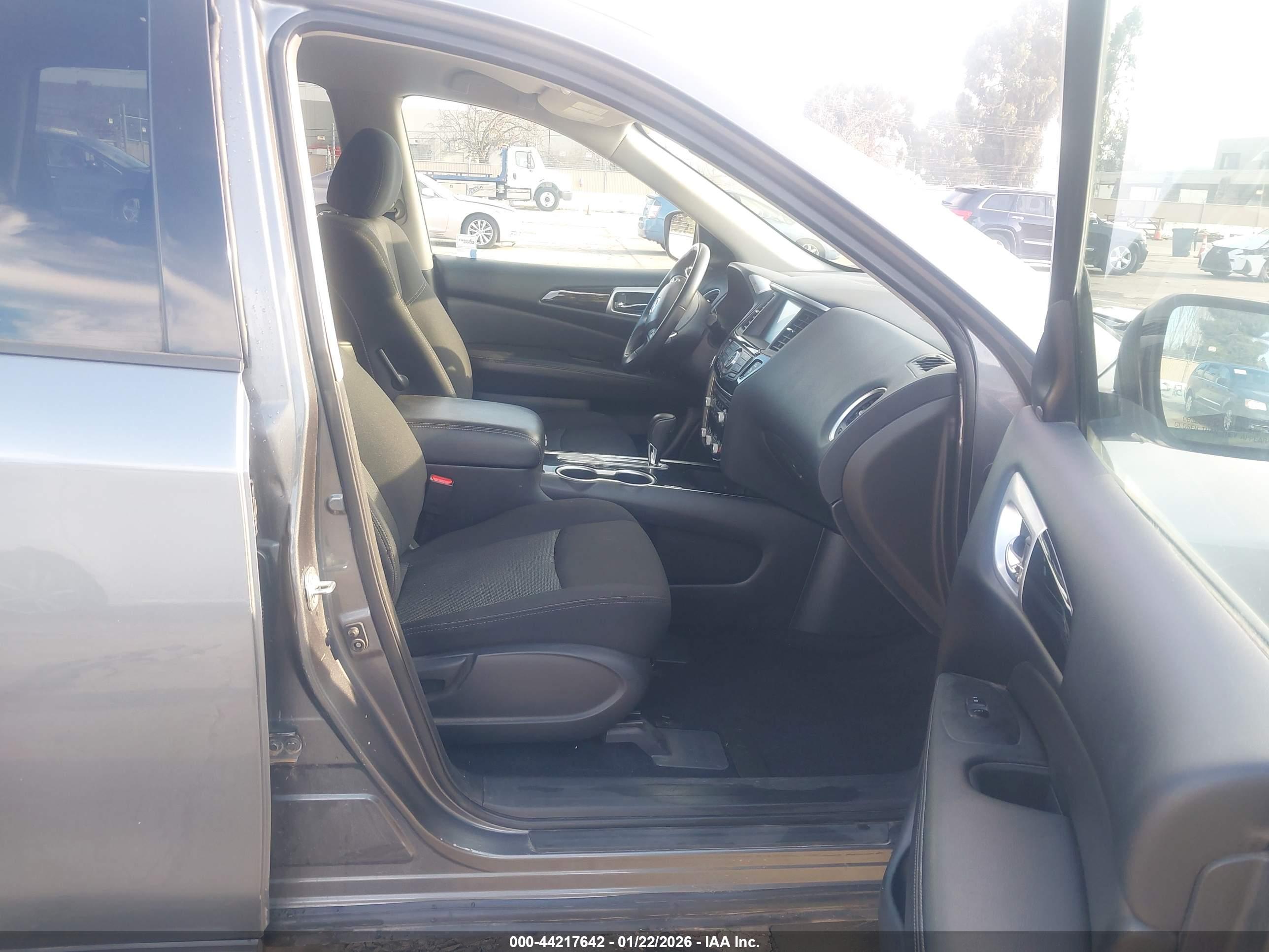 NISSAN PATHFINDER image 5