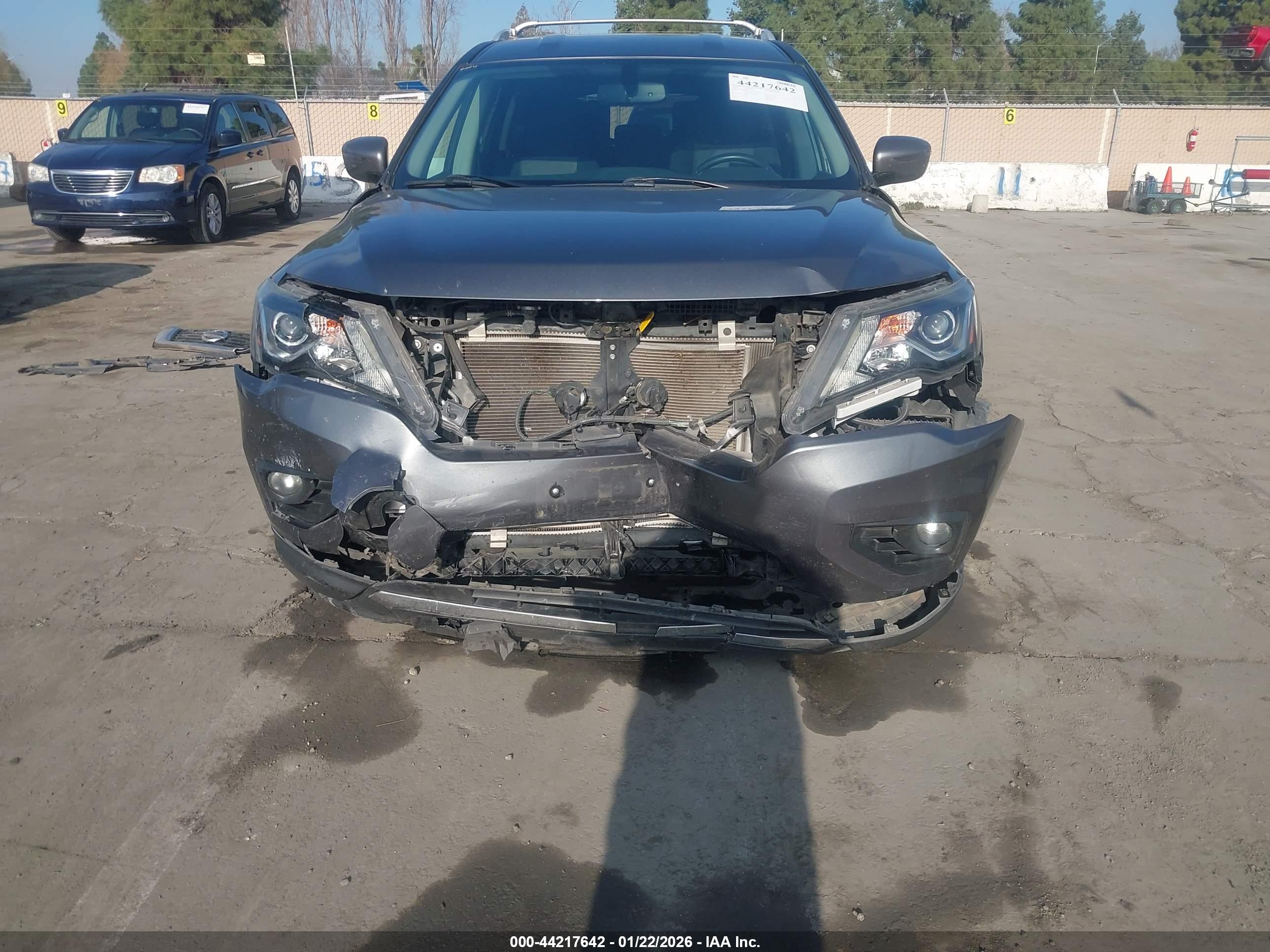 NISSAN PATHFINDER image 6
