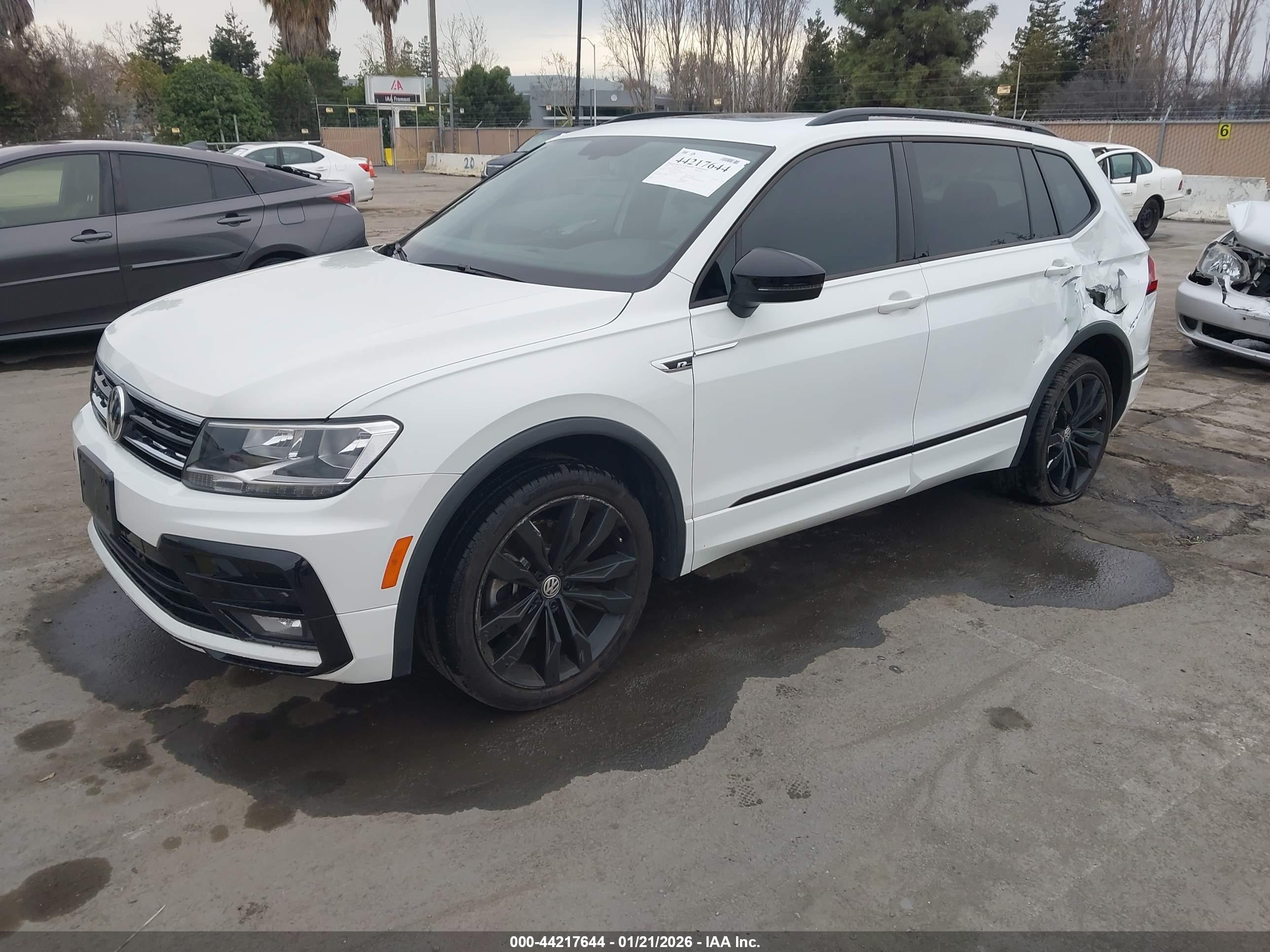 VOLKSWAGEN TIGUAN image 2
