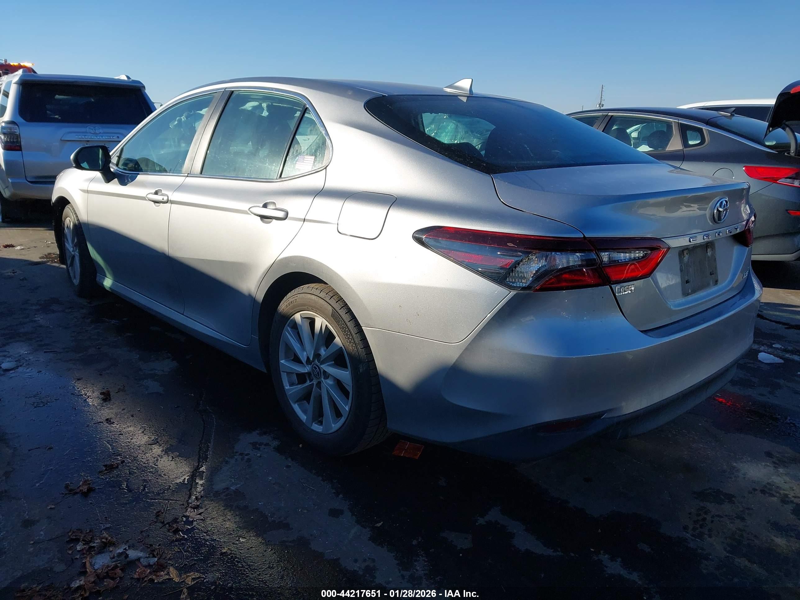 TOYOTA CAMRY image 3