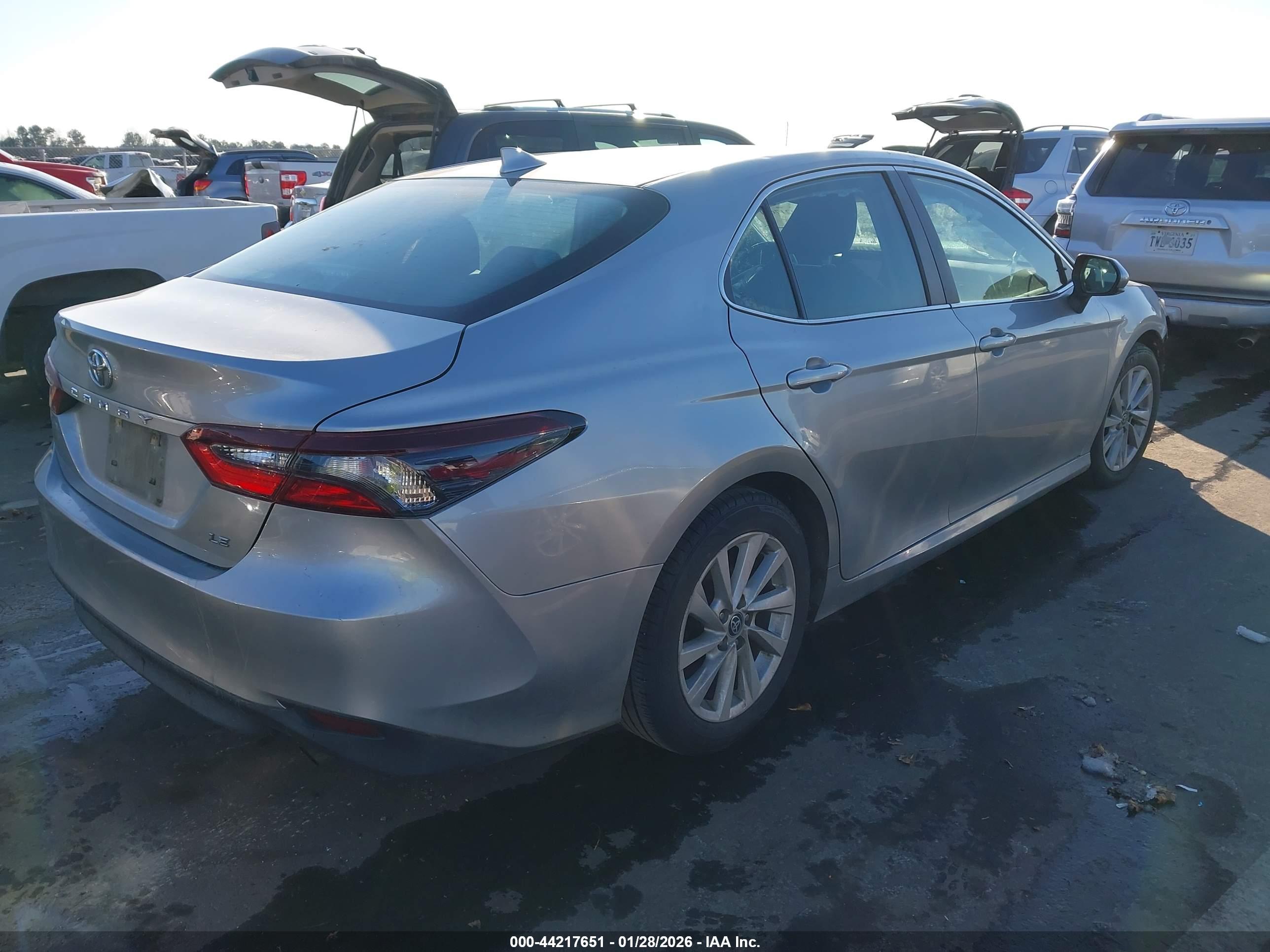 TOYOTA CAMRY image 4