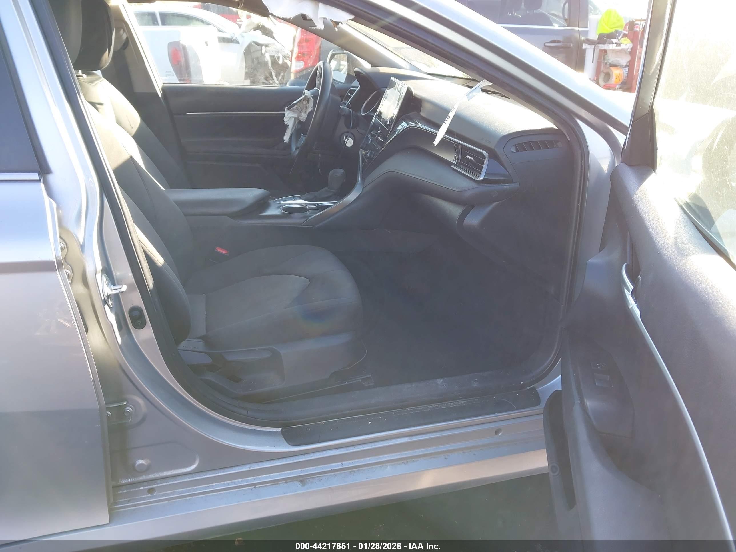 TOYOTA CAMRY image 5