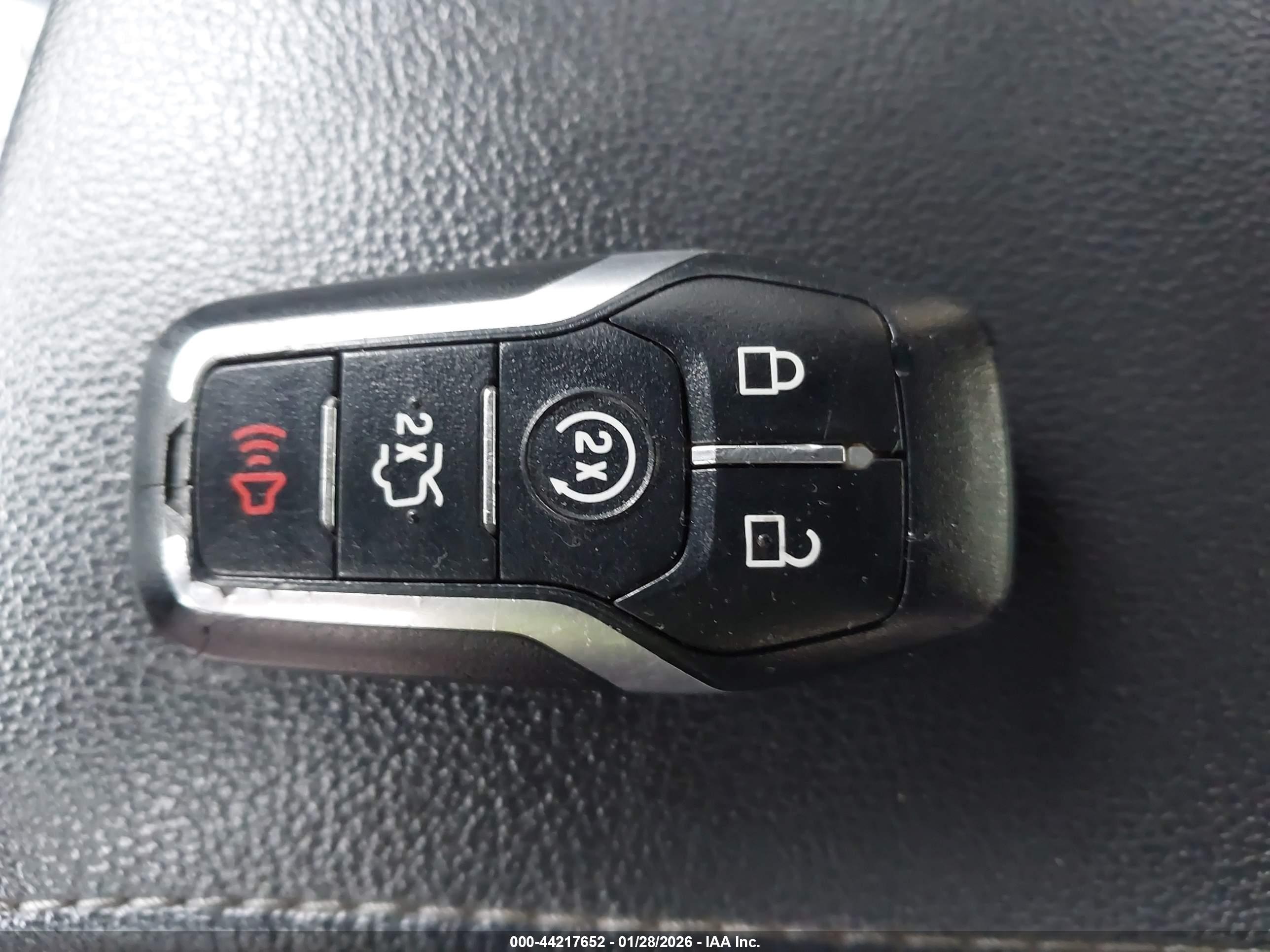 FORD FUSION image 11