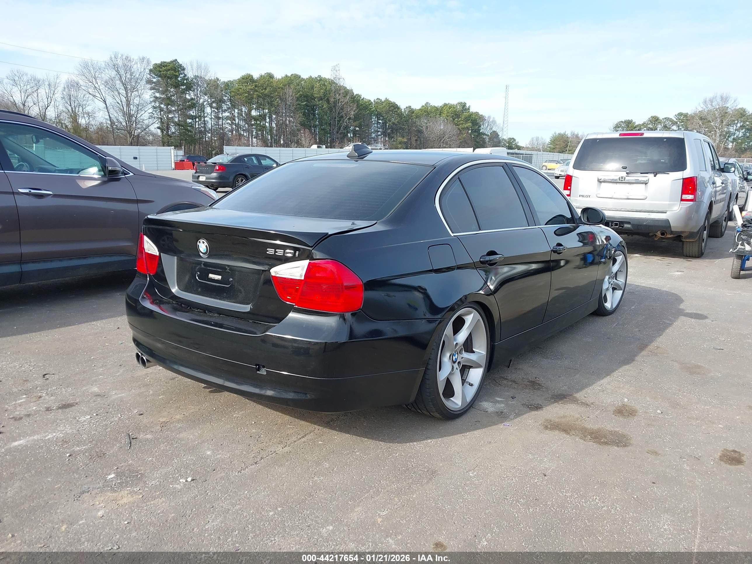 BMW 330I image 4