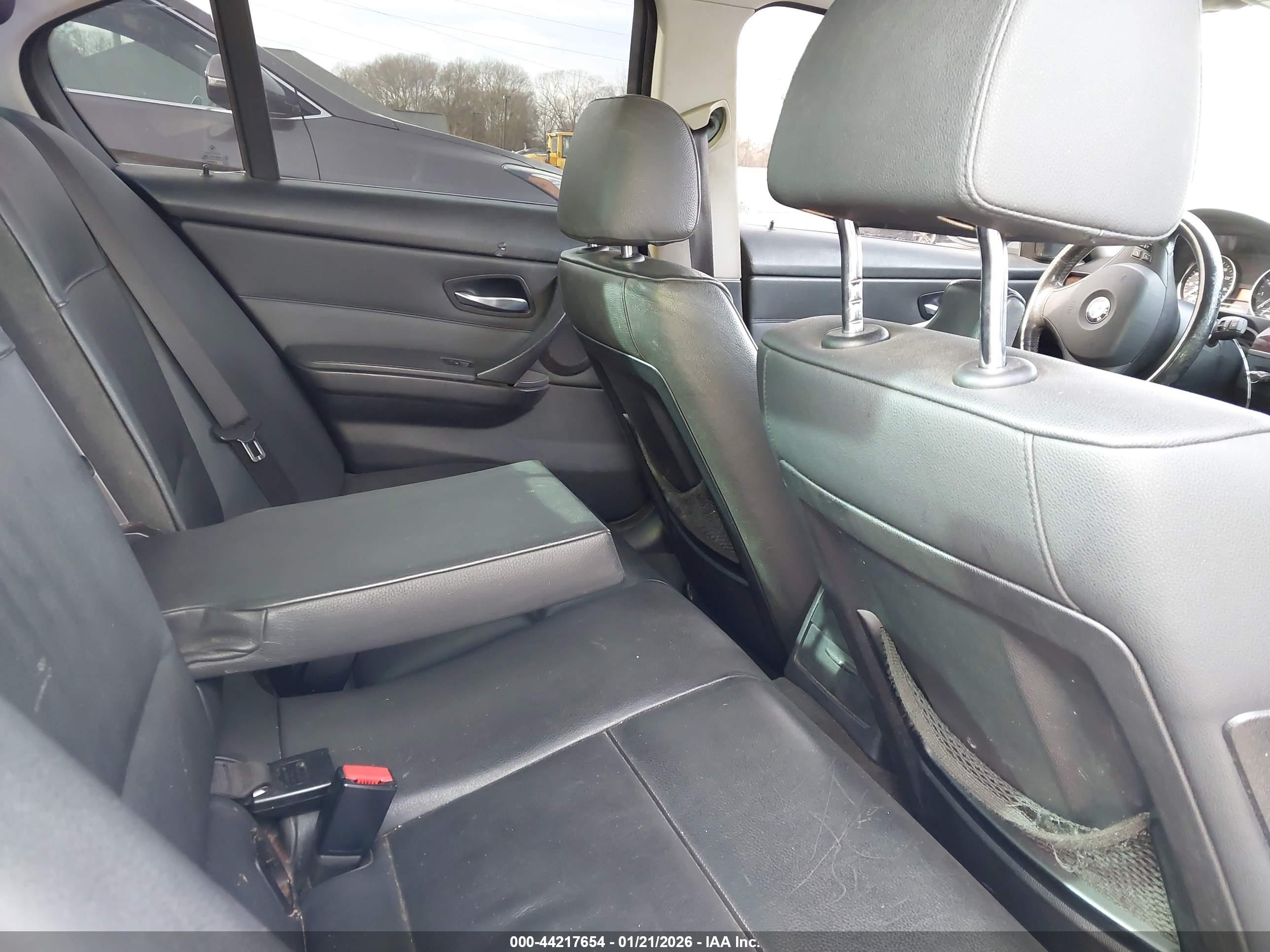 BMW 330I image 8