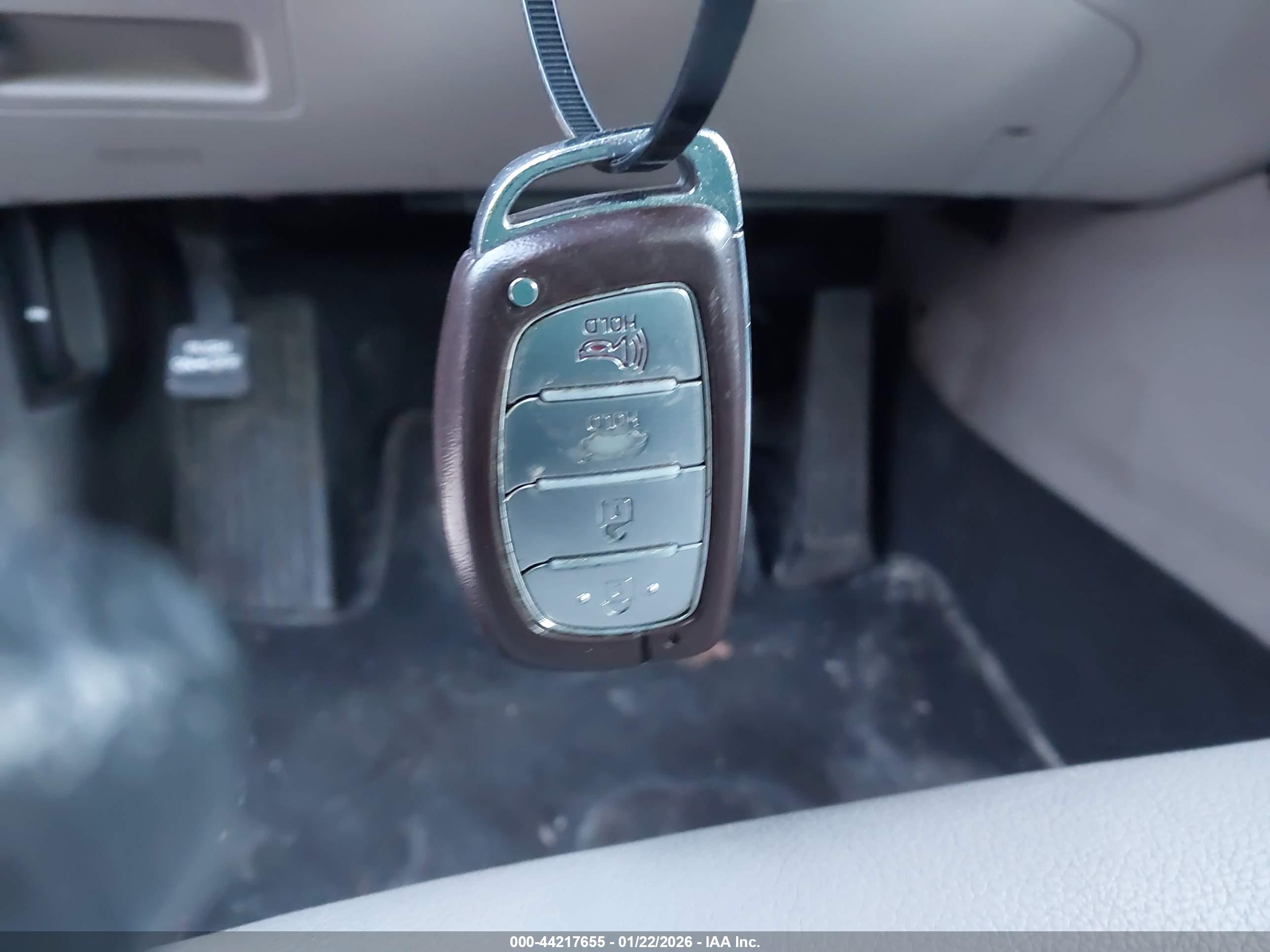 HYUNDAI SONATA image 11
