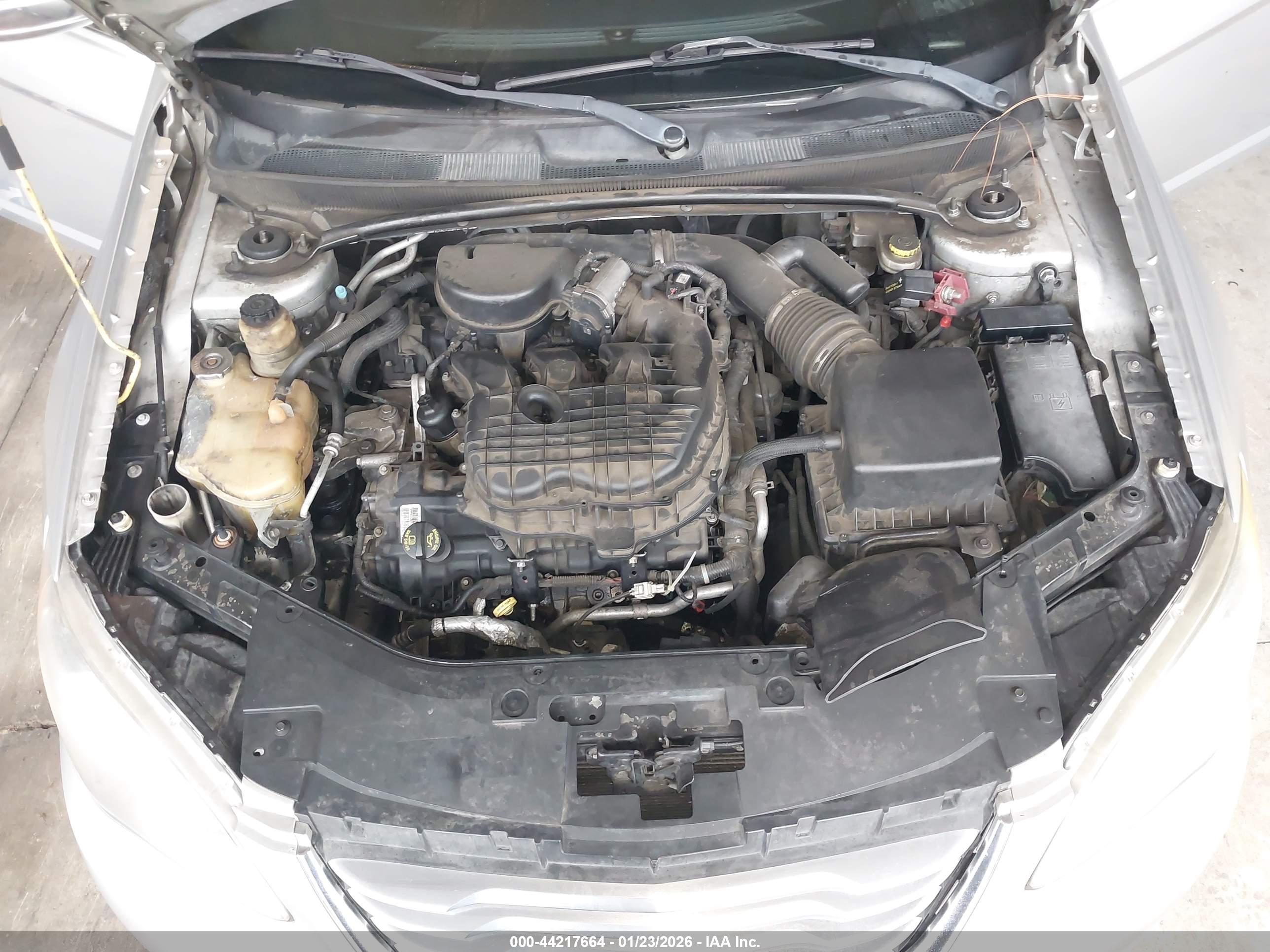 CHRYSLER 200 image 10