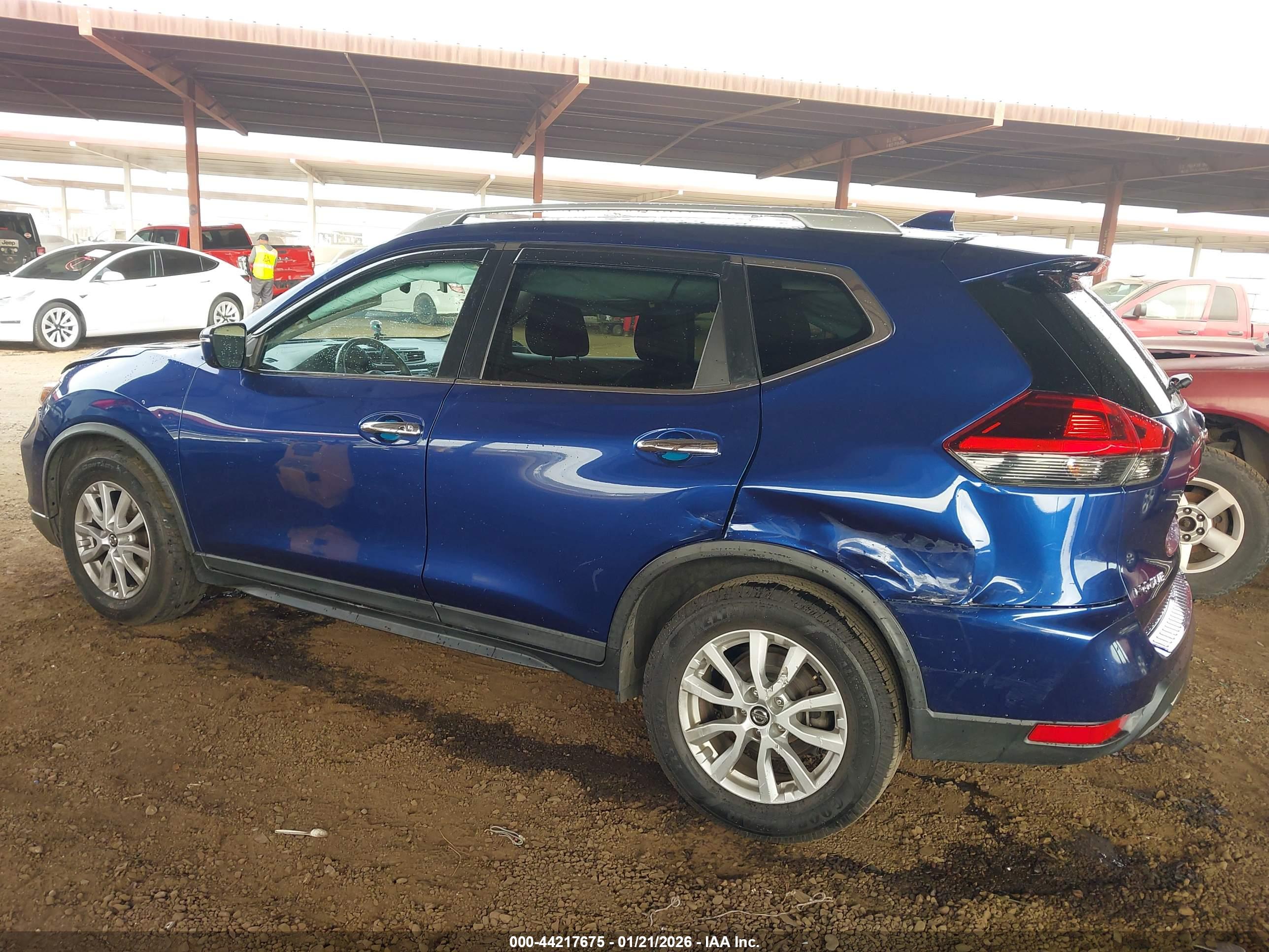 NISSAN ROGUE image 6
