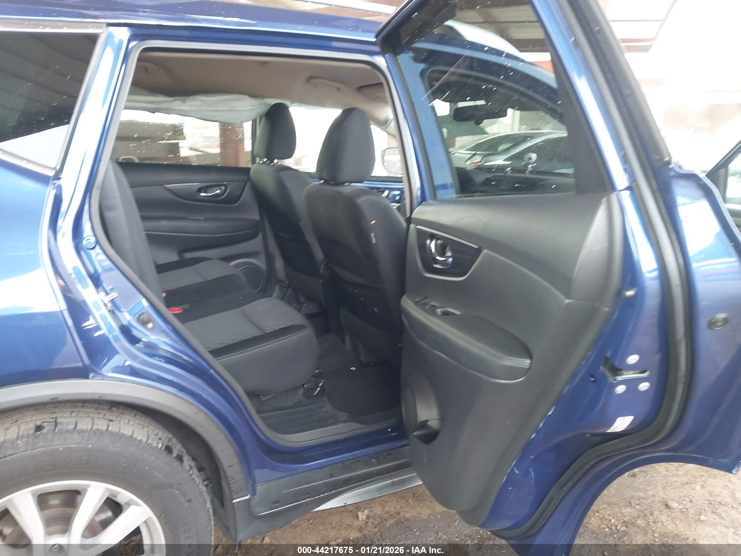 NISSAN ROGUE image 8