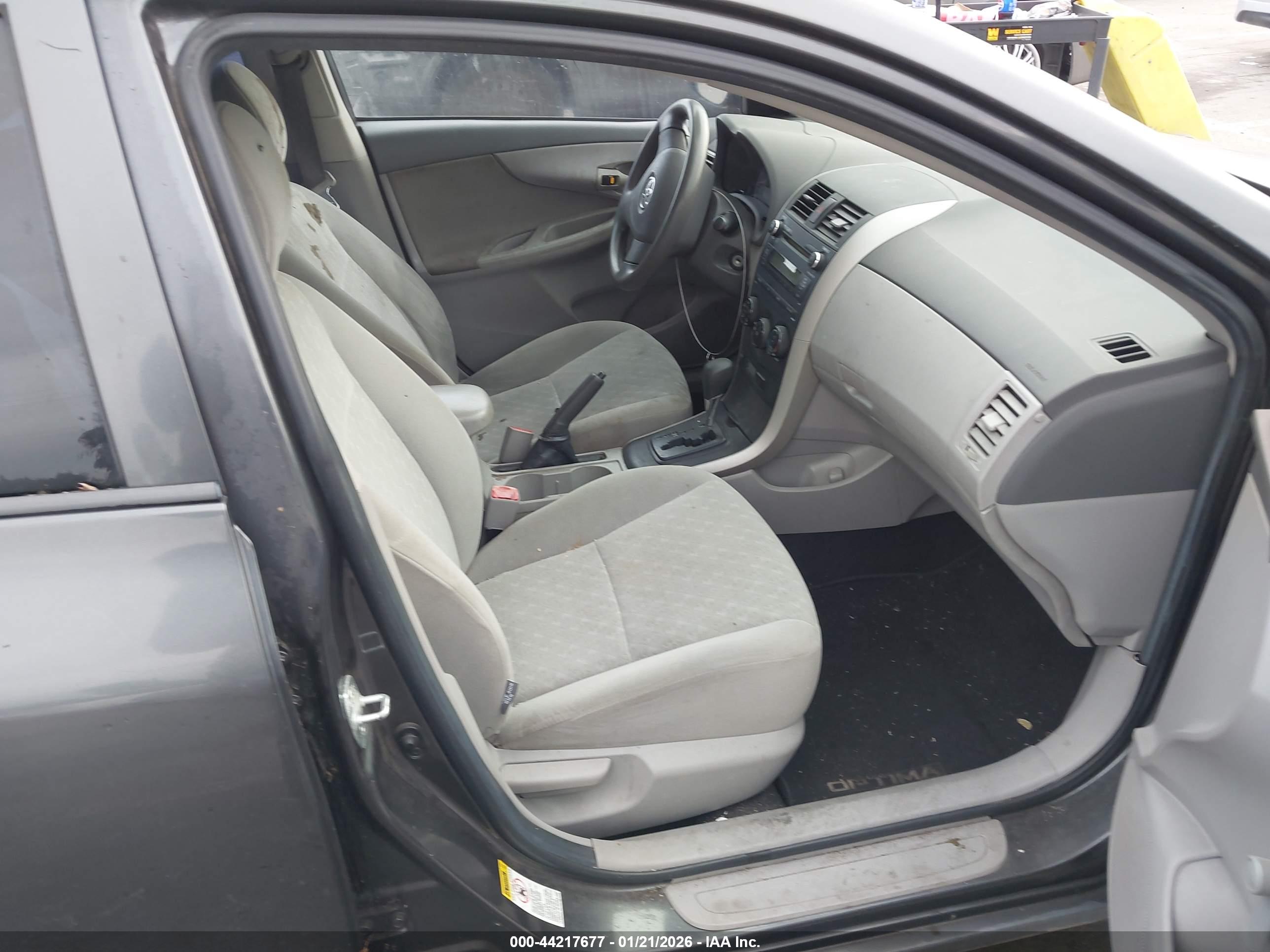TOYOTA COROLLA image 5