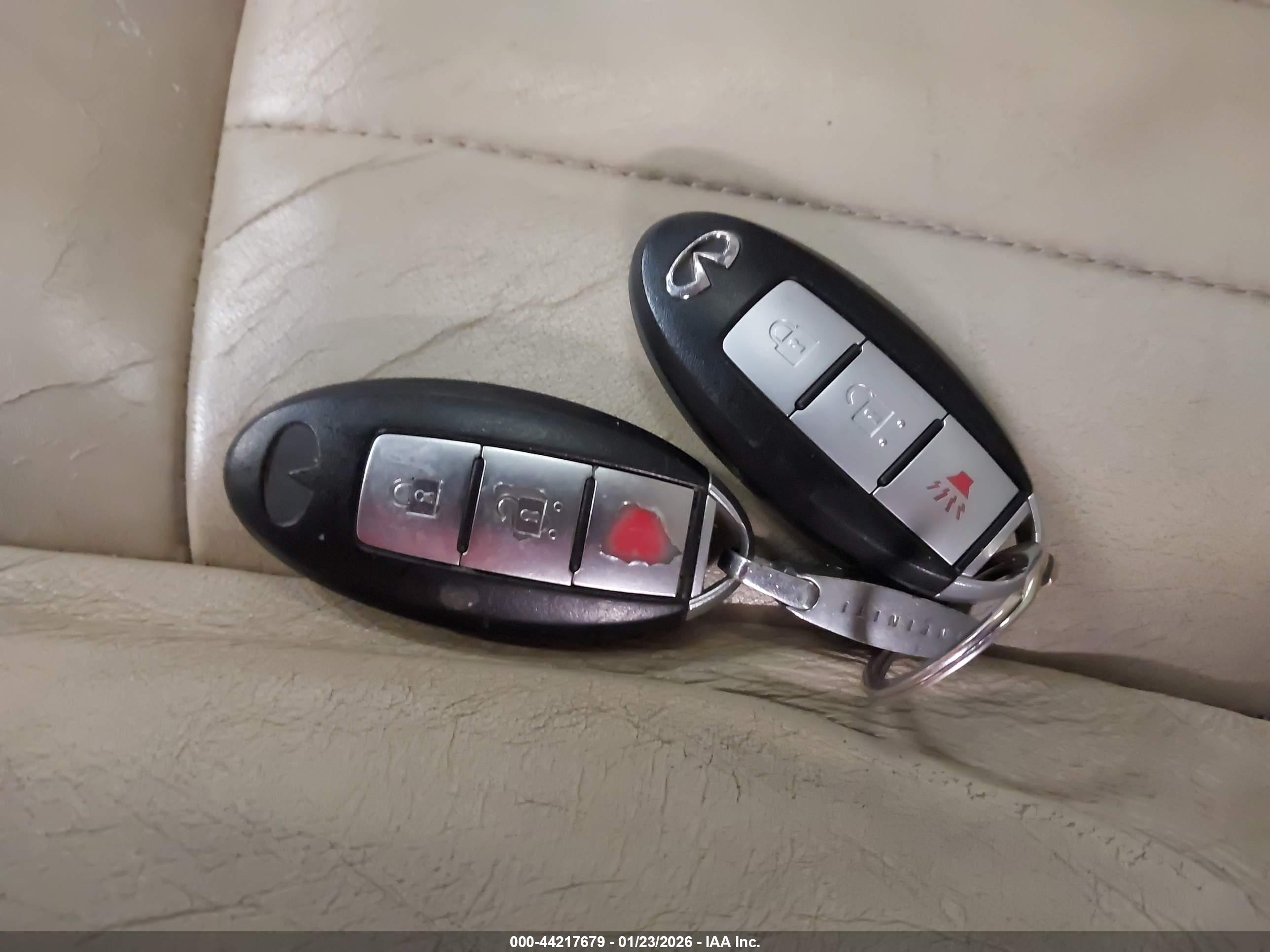 INFINITI EX35 image 11