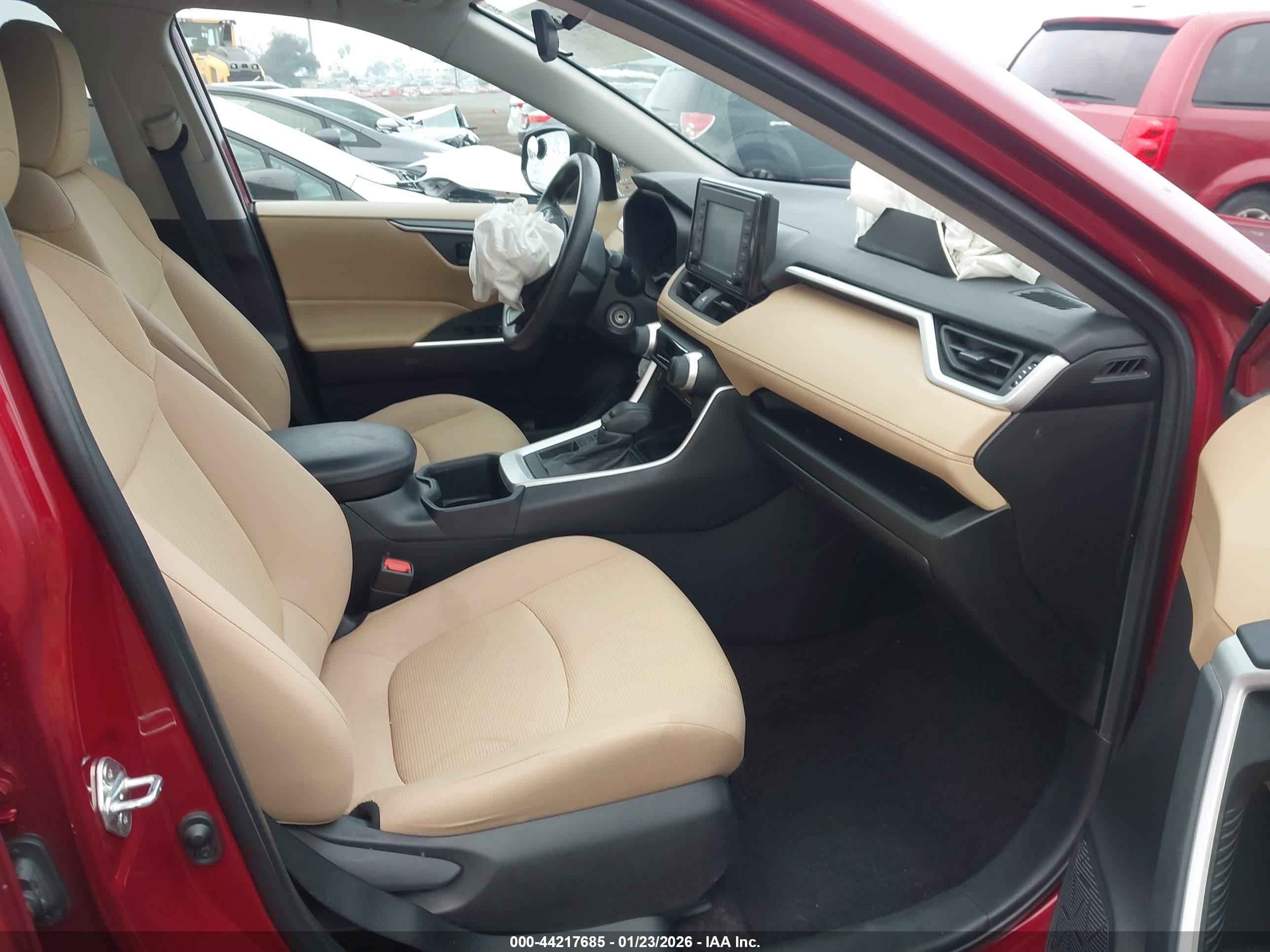 TOYOTA RAV4 image 5