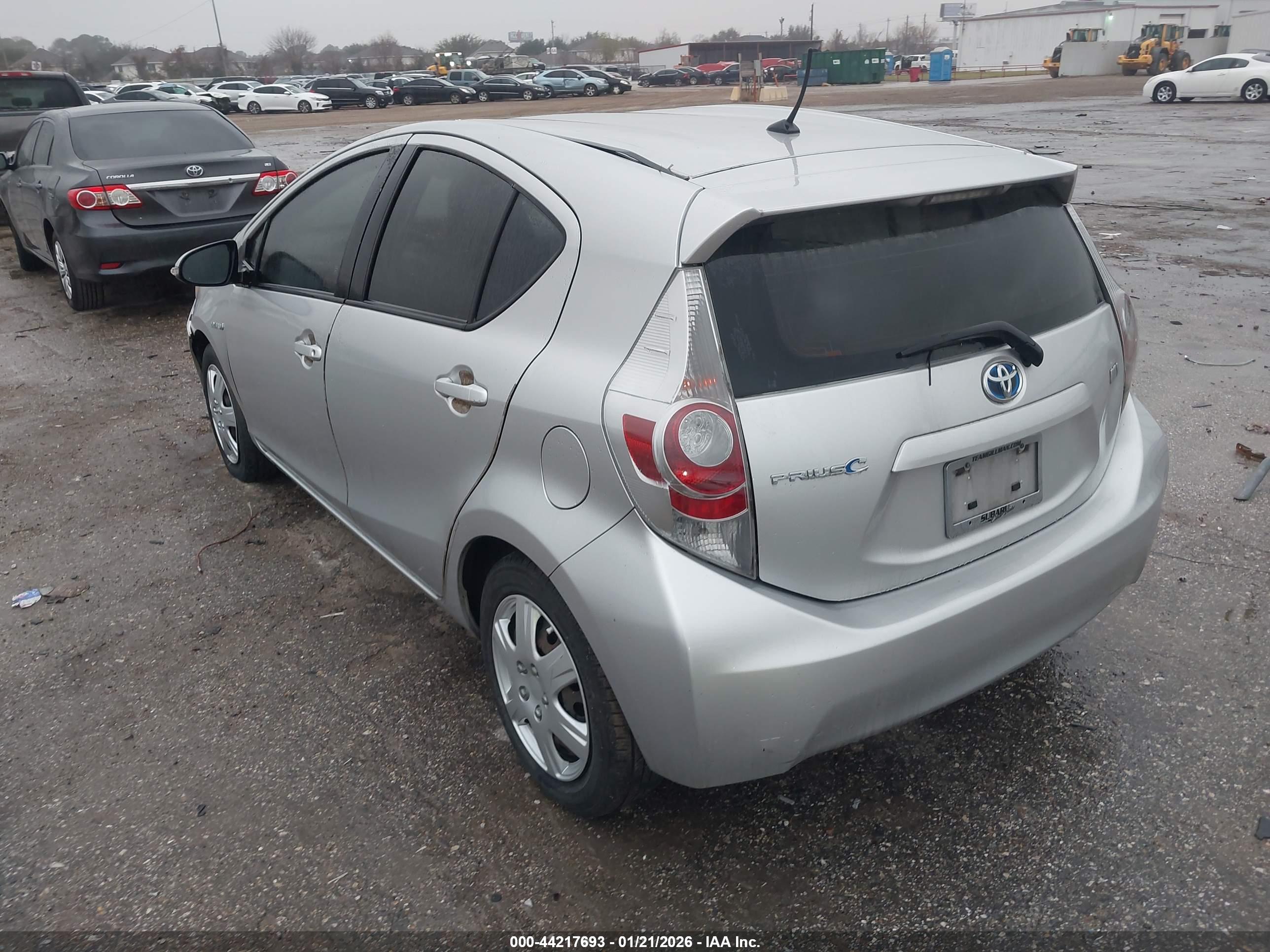 TOYOTA PRIUS image 3