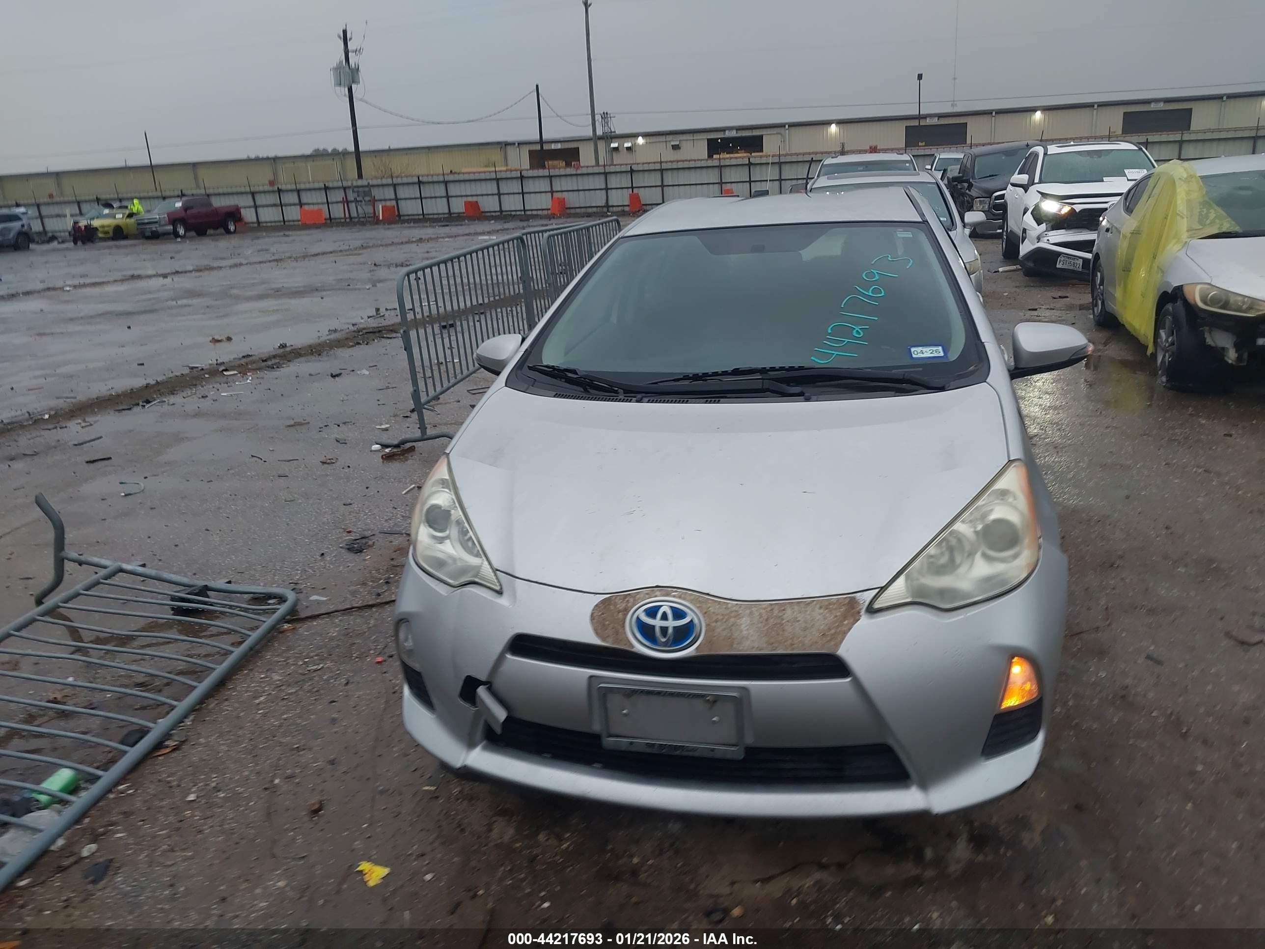 TOYOTA PRIUS image 6