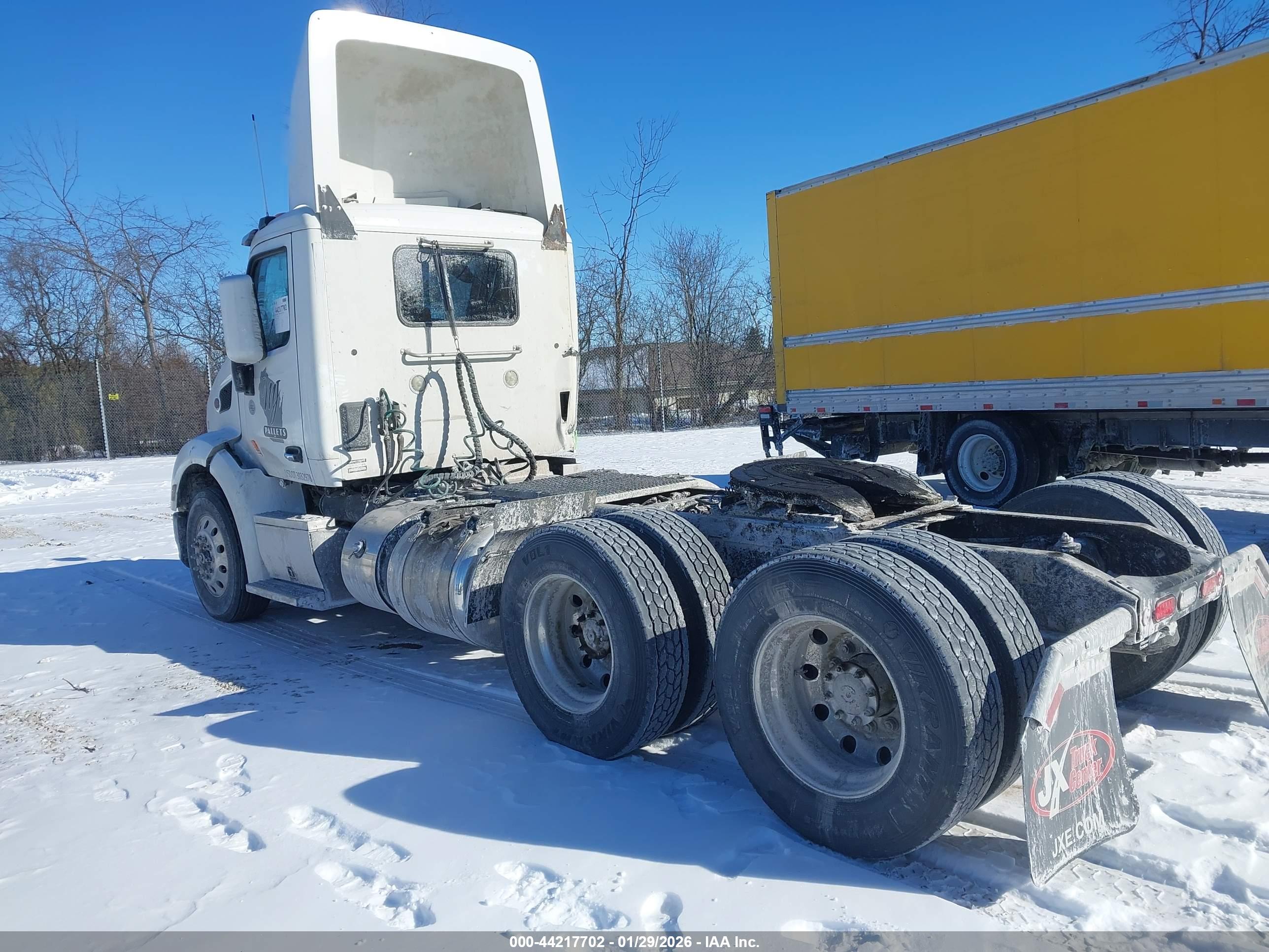 PETERBILT 579 image 3
