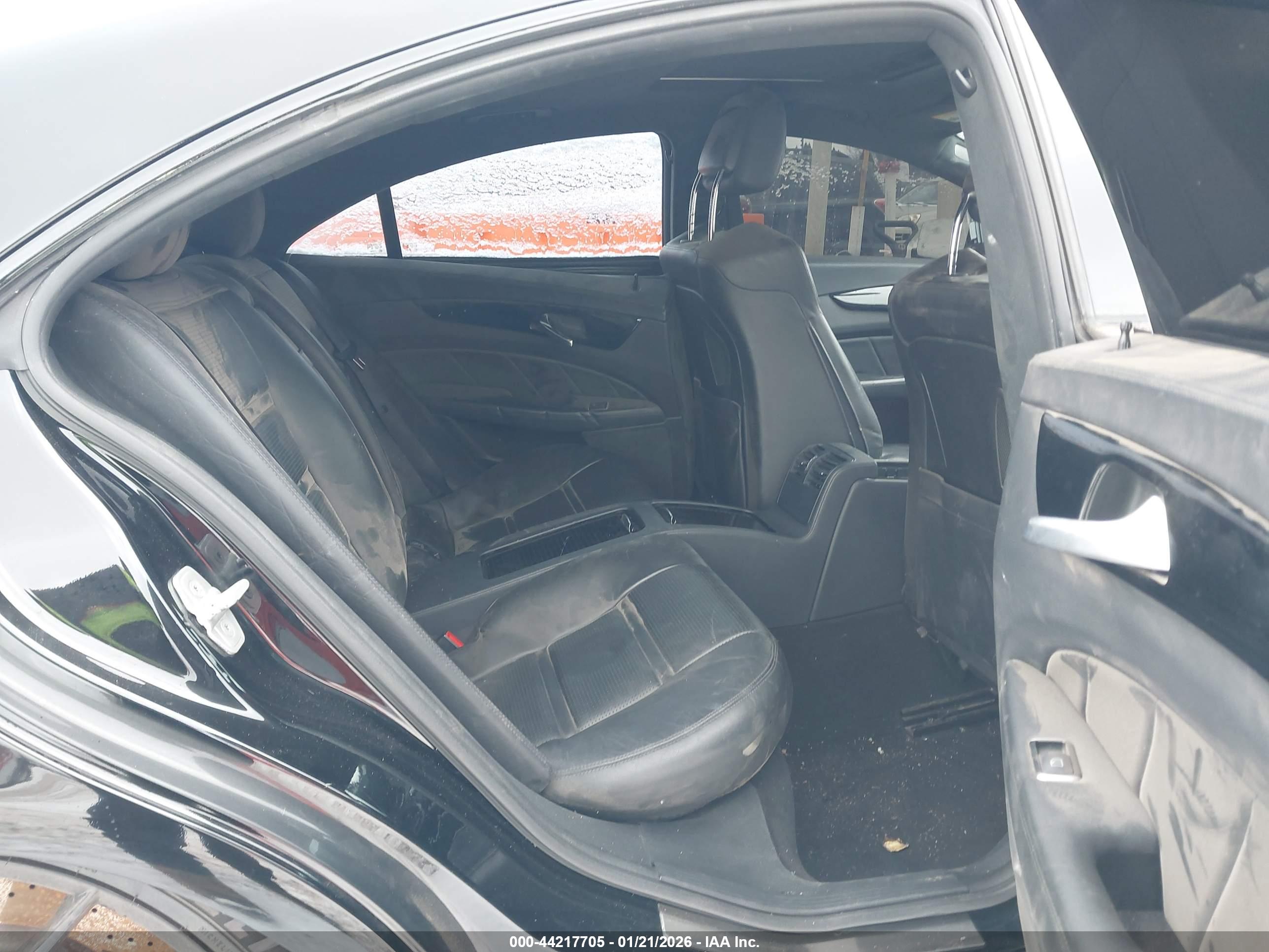 MERCEDES-BENZ CLS image 8