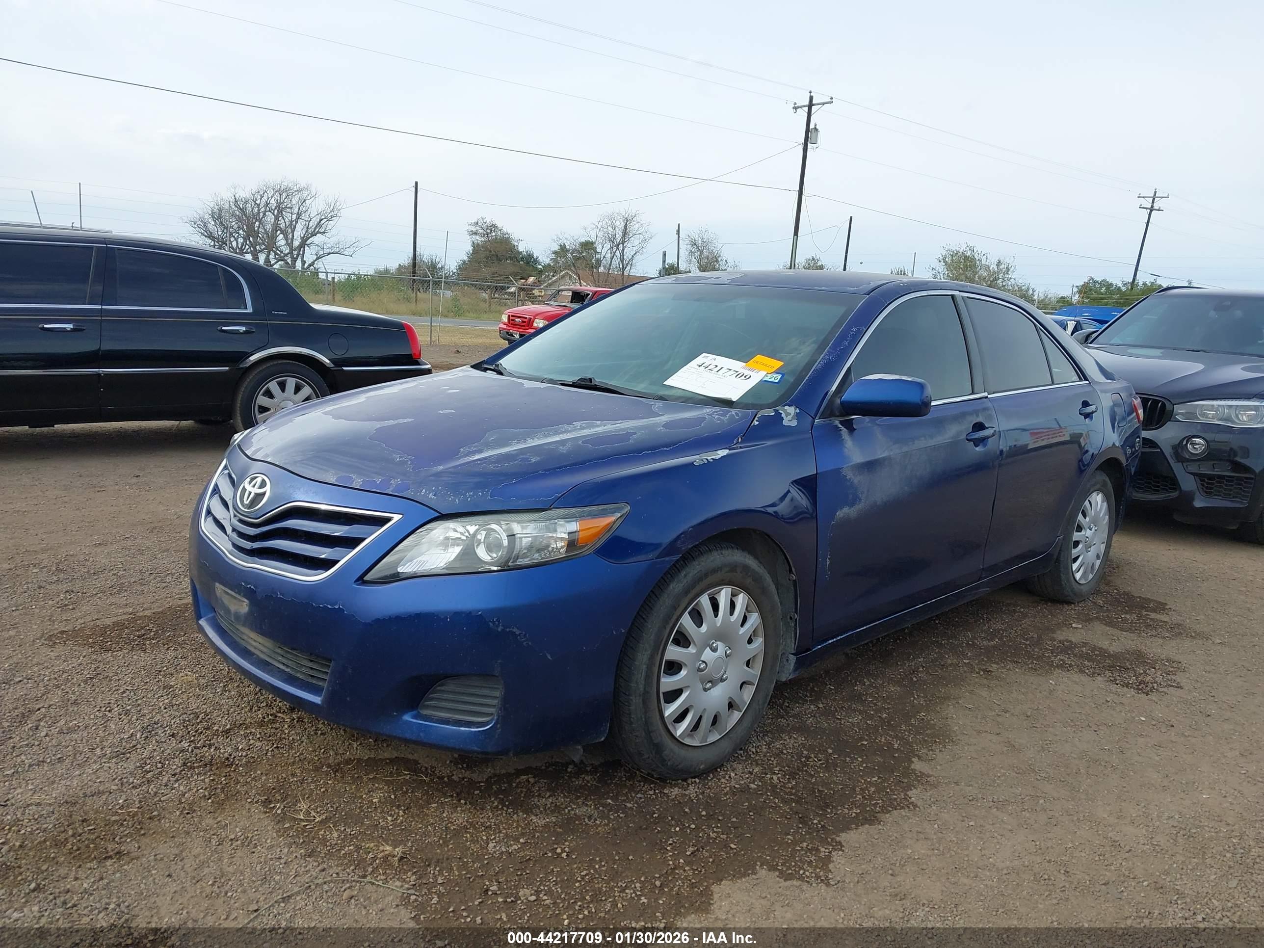 TOYOTA CAMRY image 2