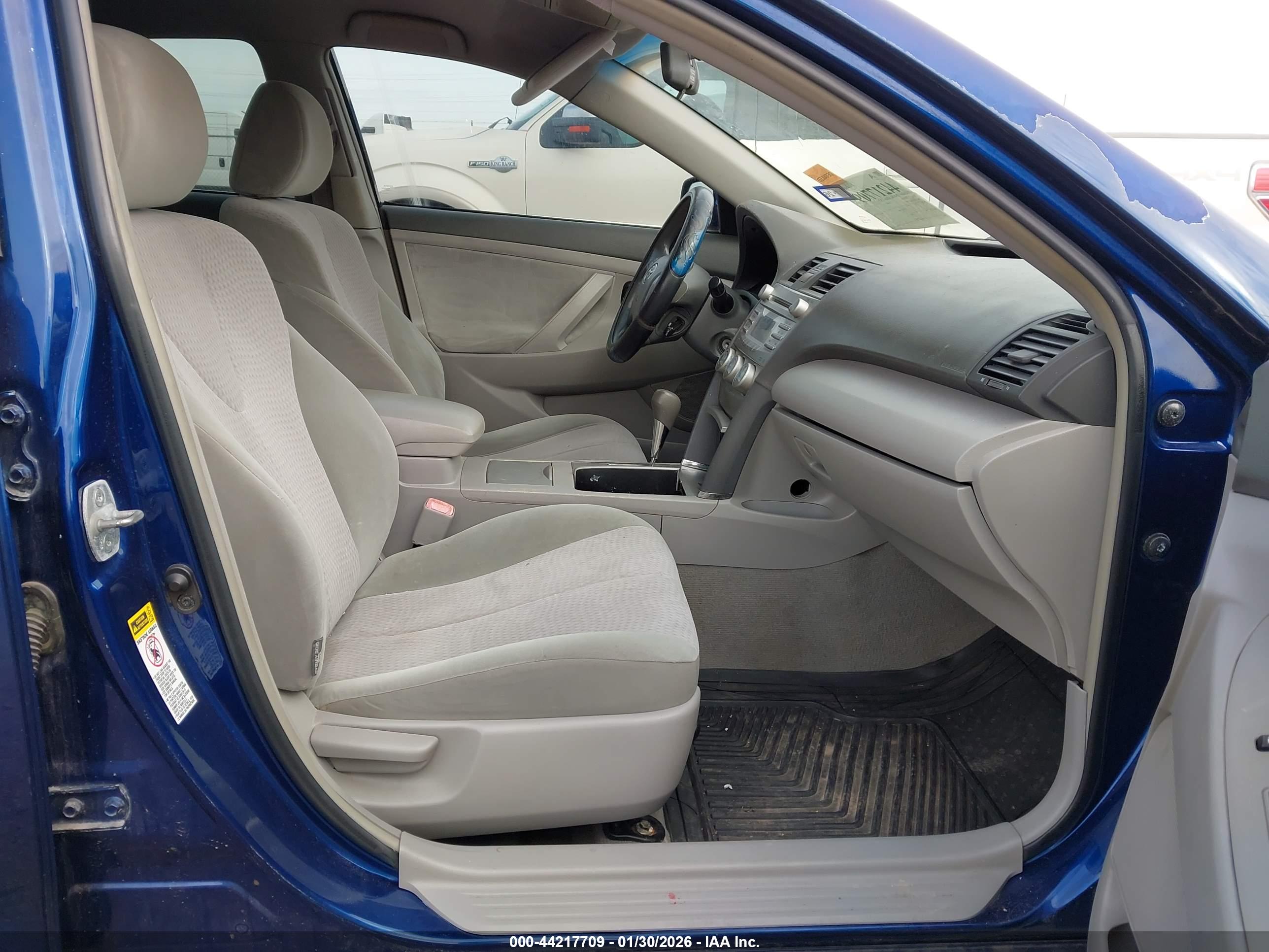 TOYOTA CAMRY image 5