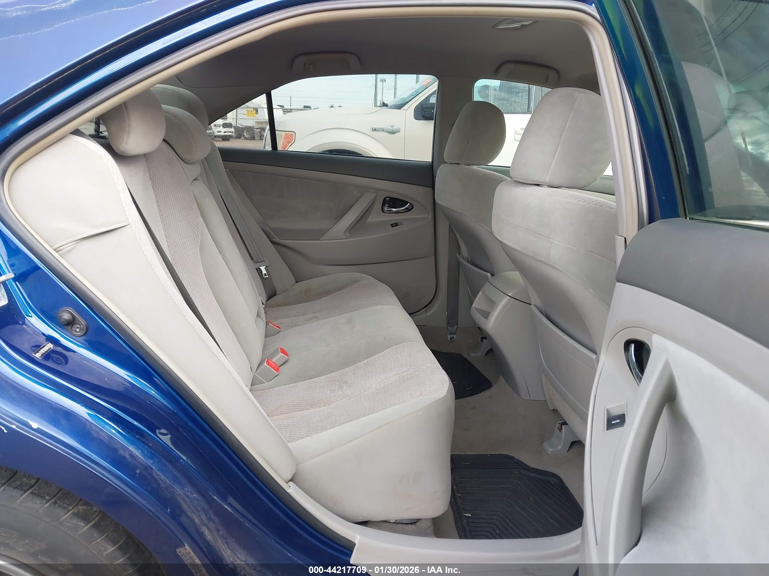 TOYOTA CAMRY image 8