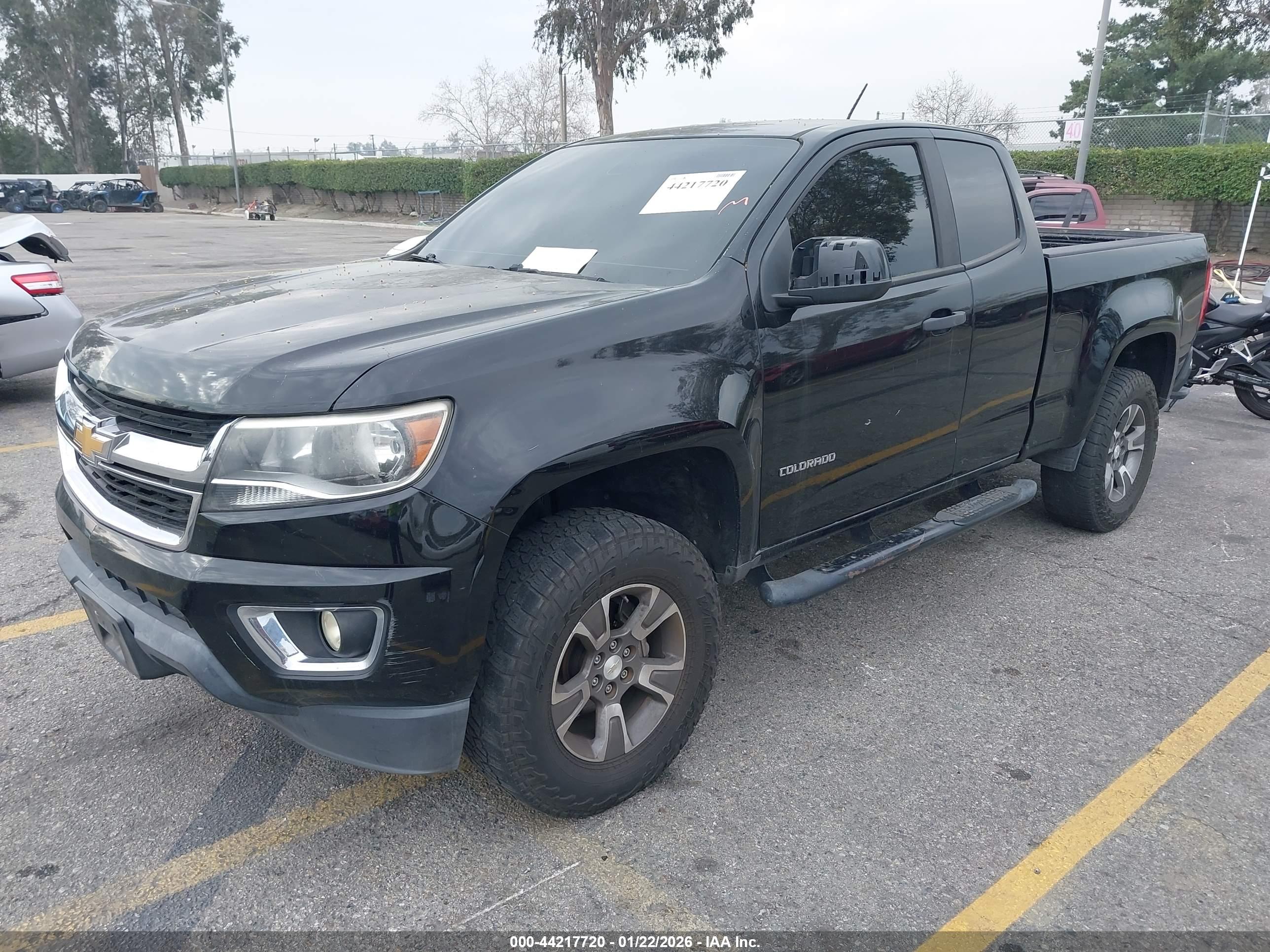 CHEVROLET COLORADO image 2