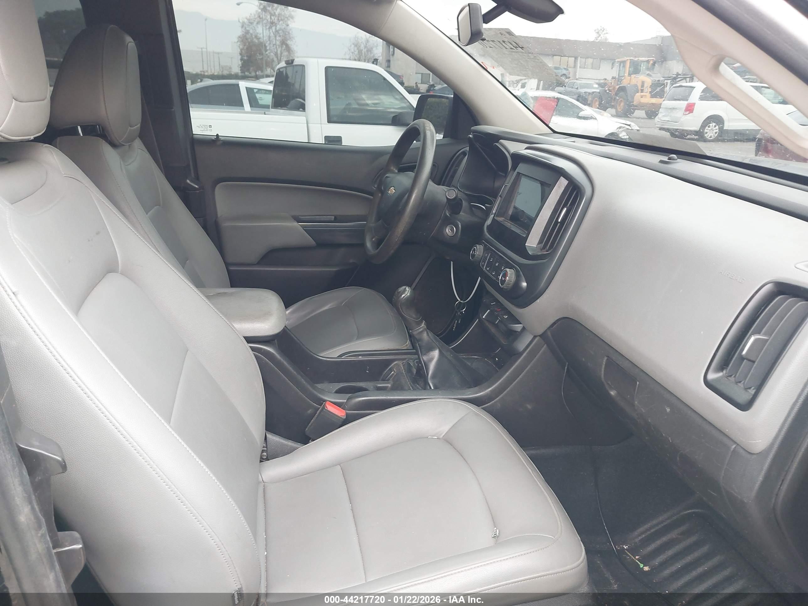 CHEVROLET COLORADO image 5