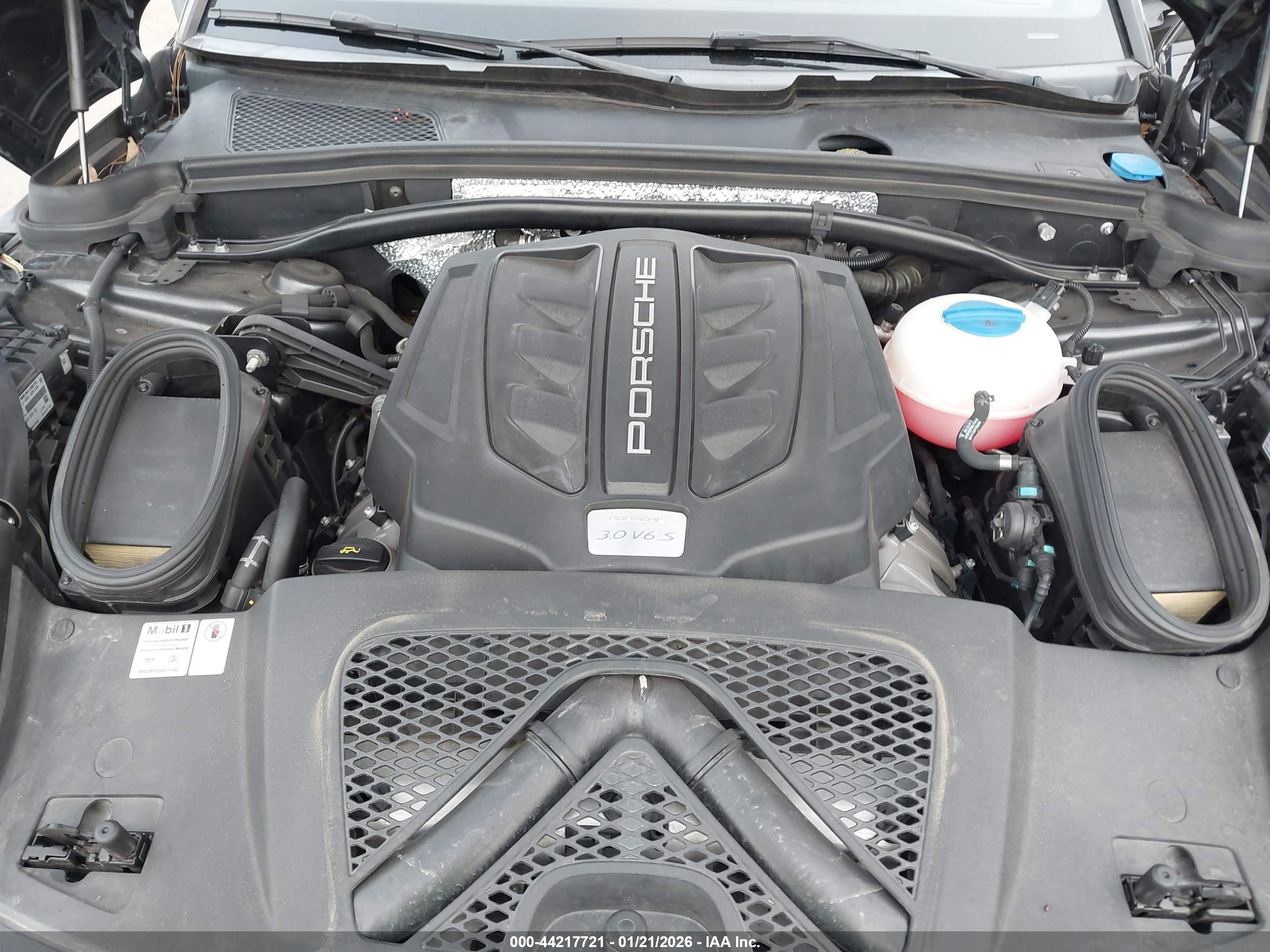 PORSCHE MACAN image 10