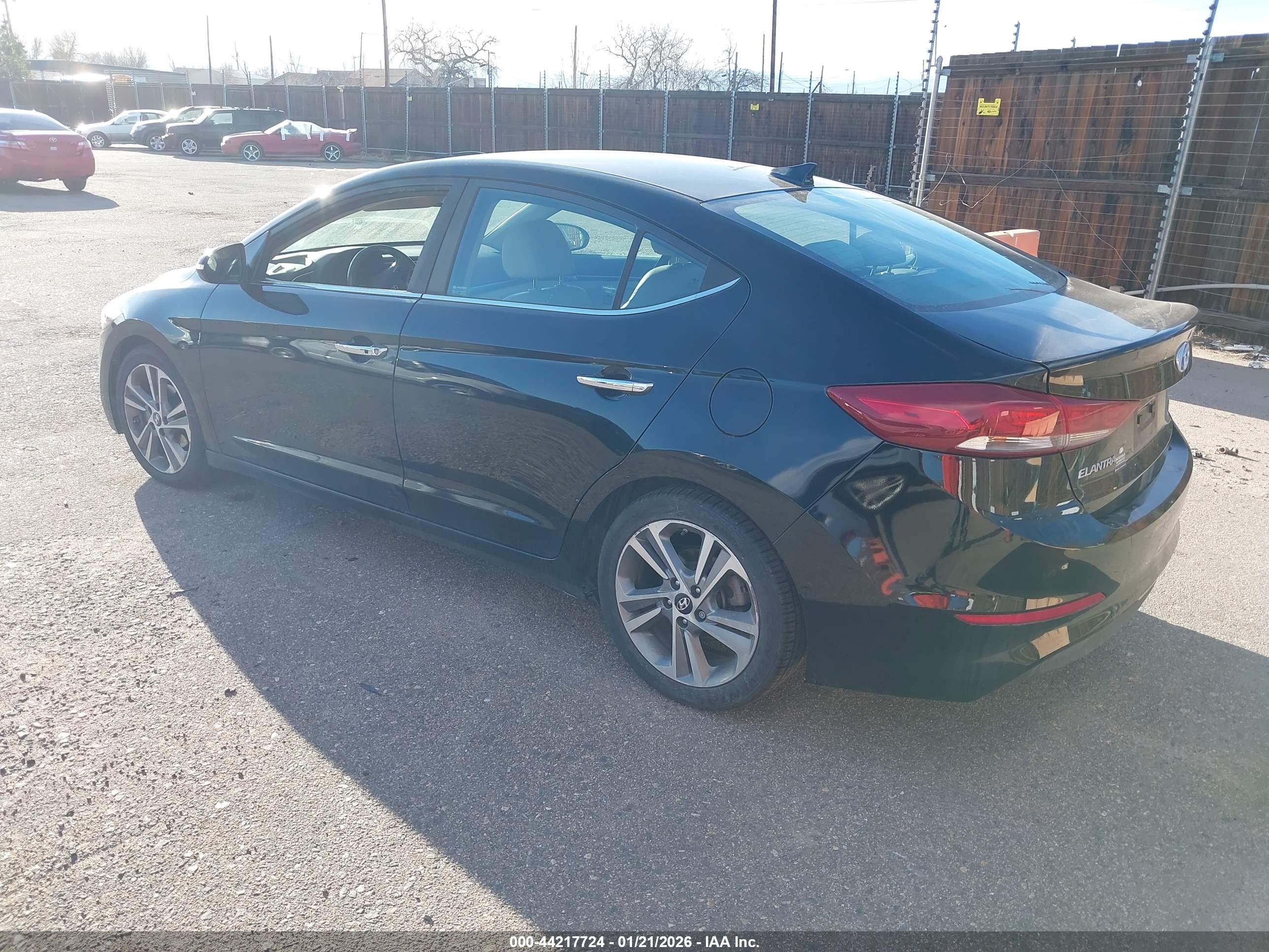 HYUNDAI ELANTRA image 3