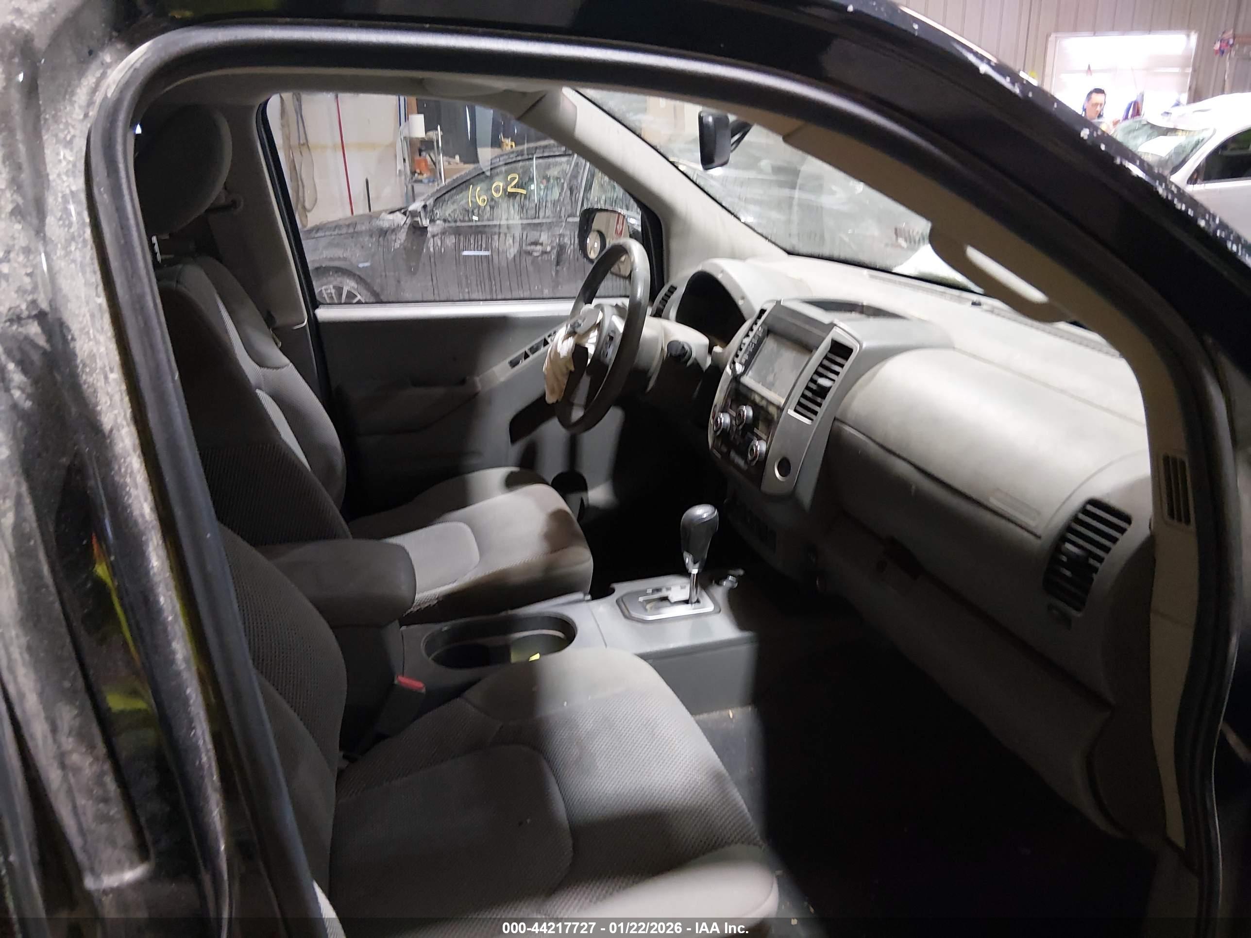 NISSAN FRONTIER image 5