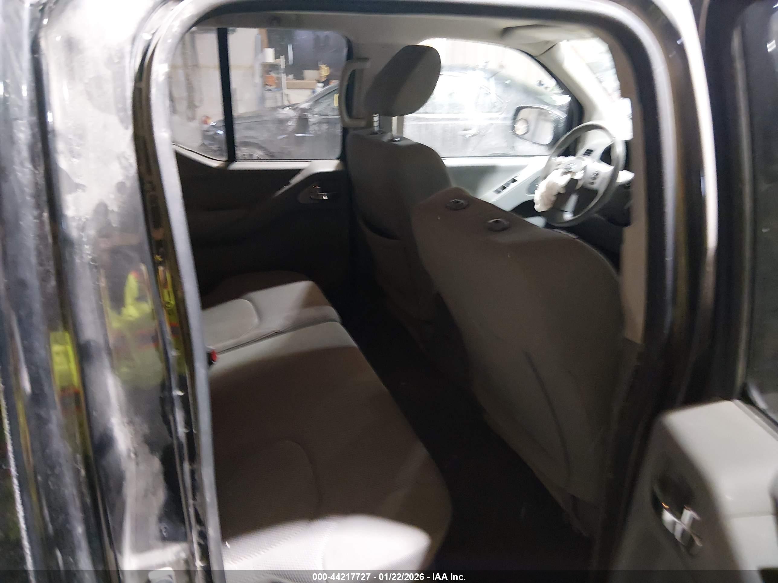 NISSAN FRONTIER image 8