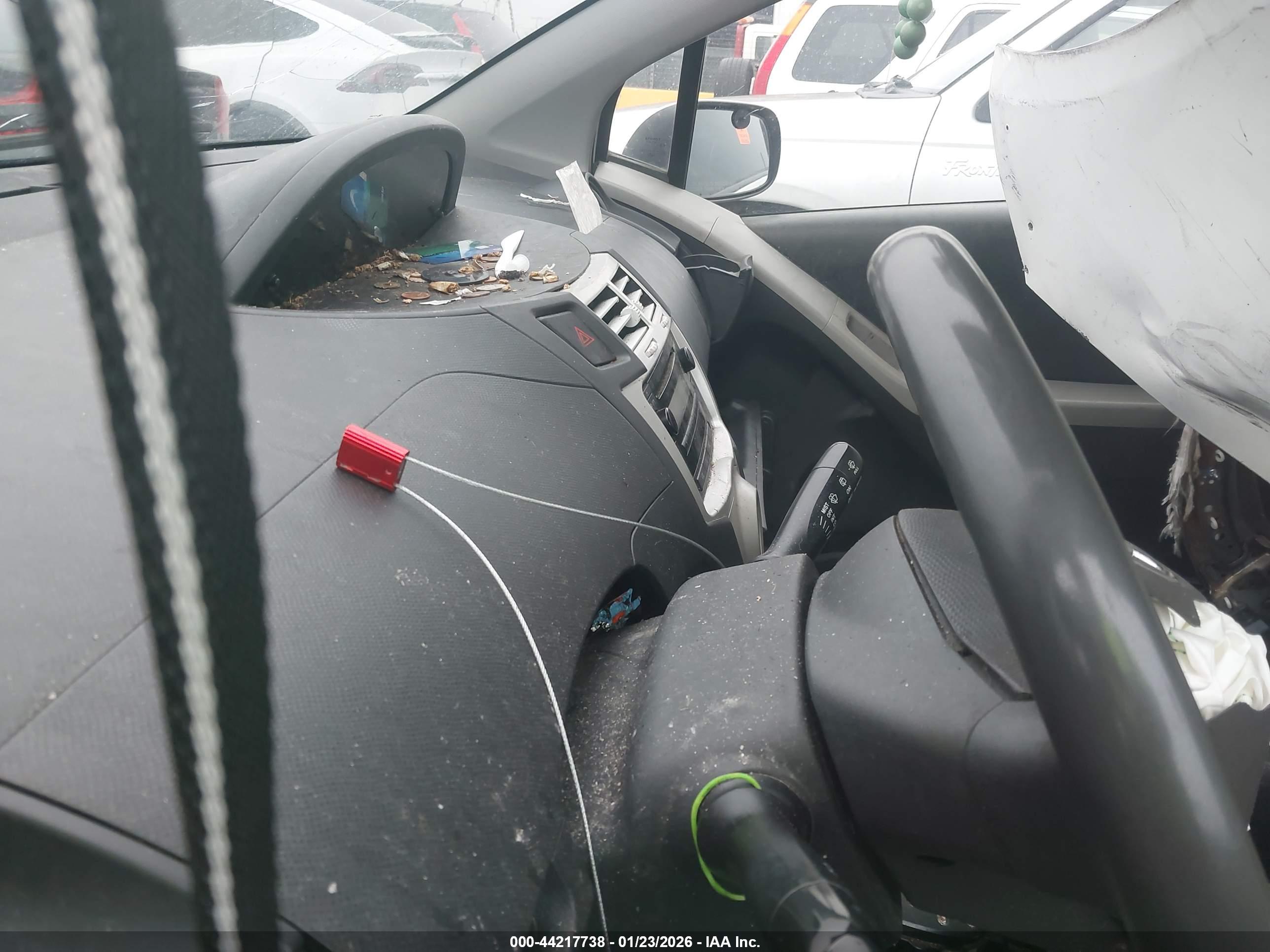 TOYOTA YARIS image 7