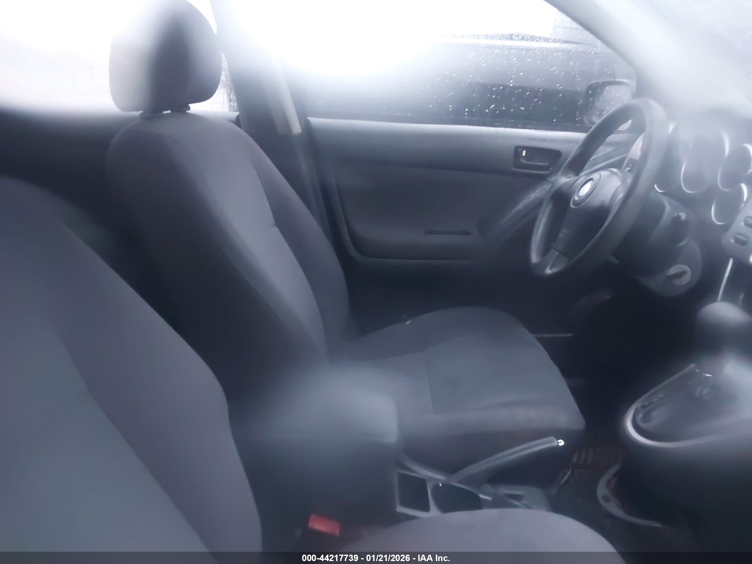 TOYOTA MATRIX image 5