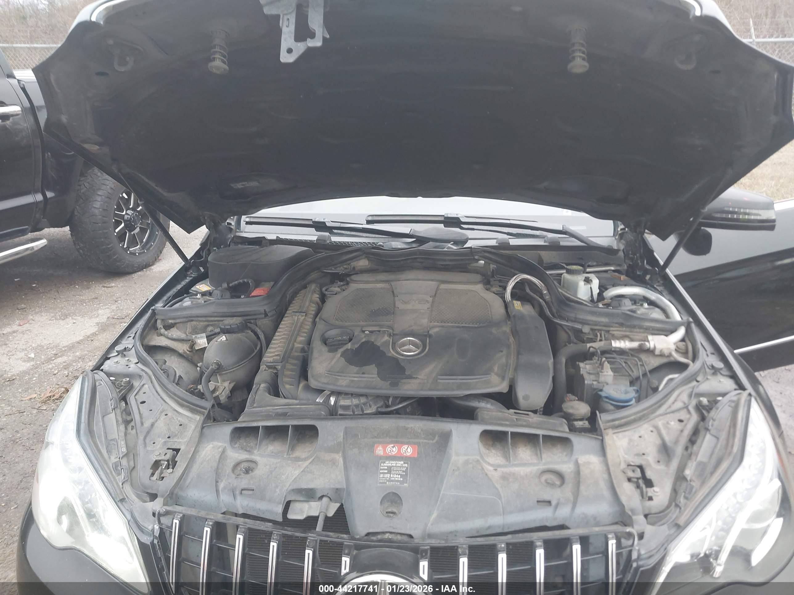 MERCEDES-BENZ E image 10