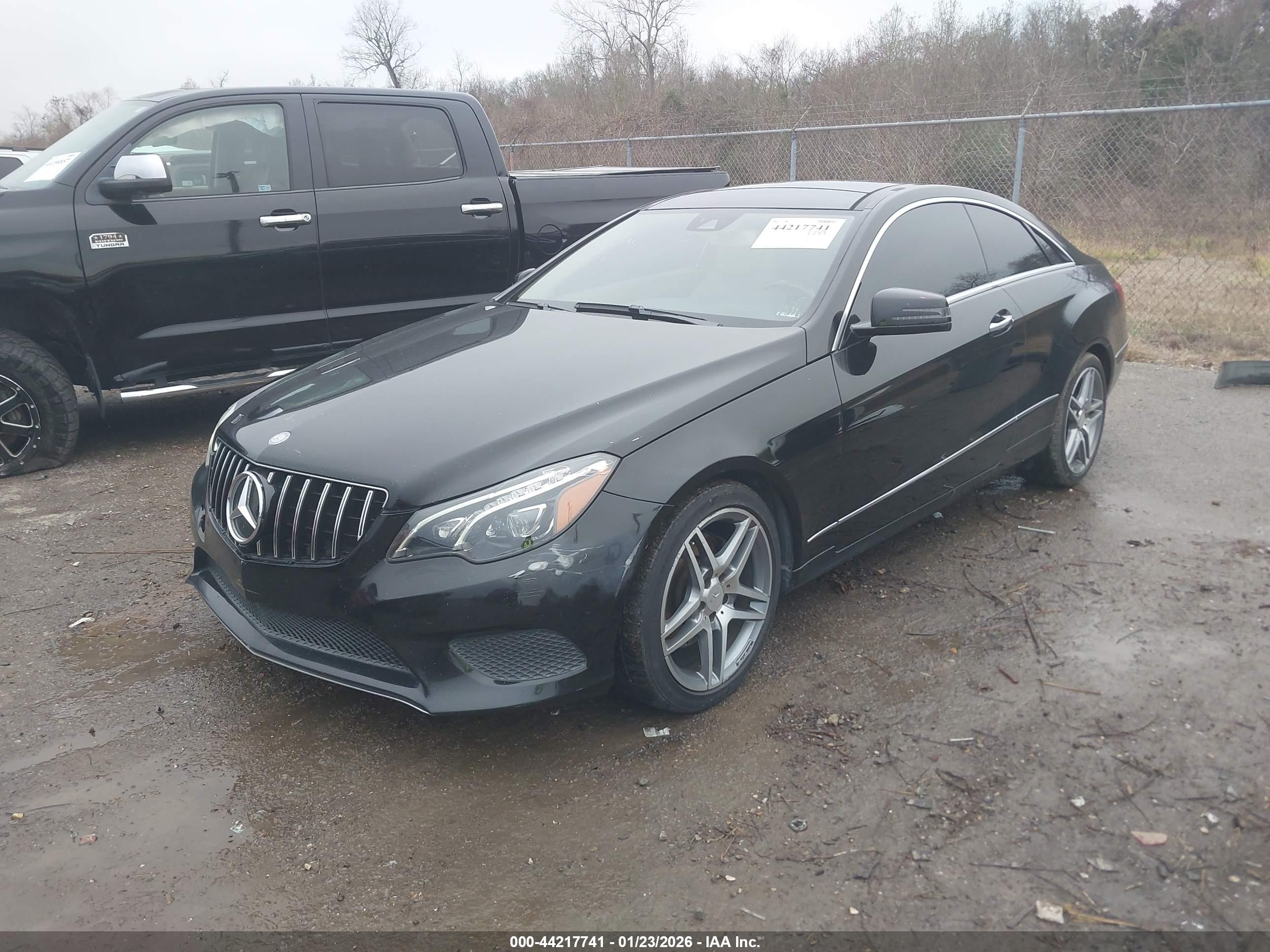 MERCEDES-BENZ E image 2