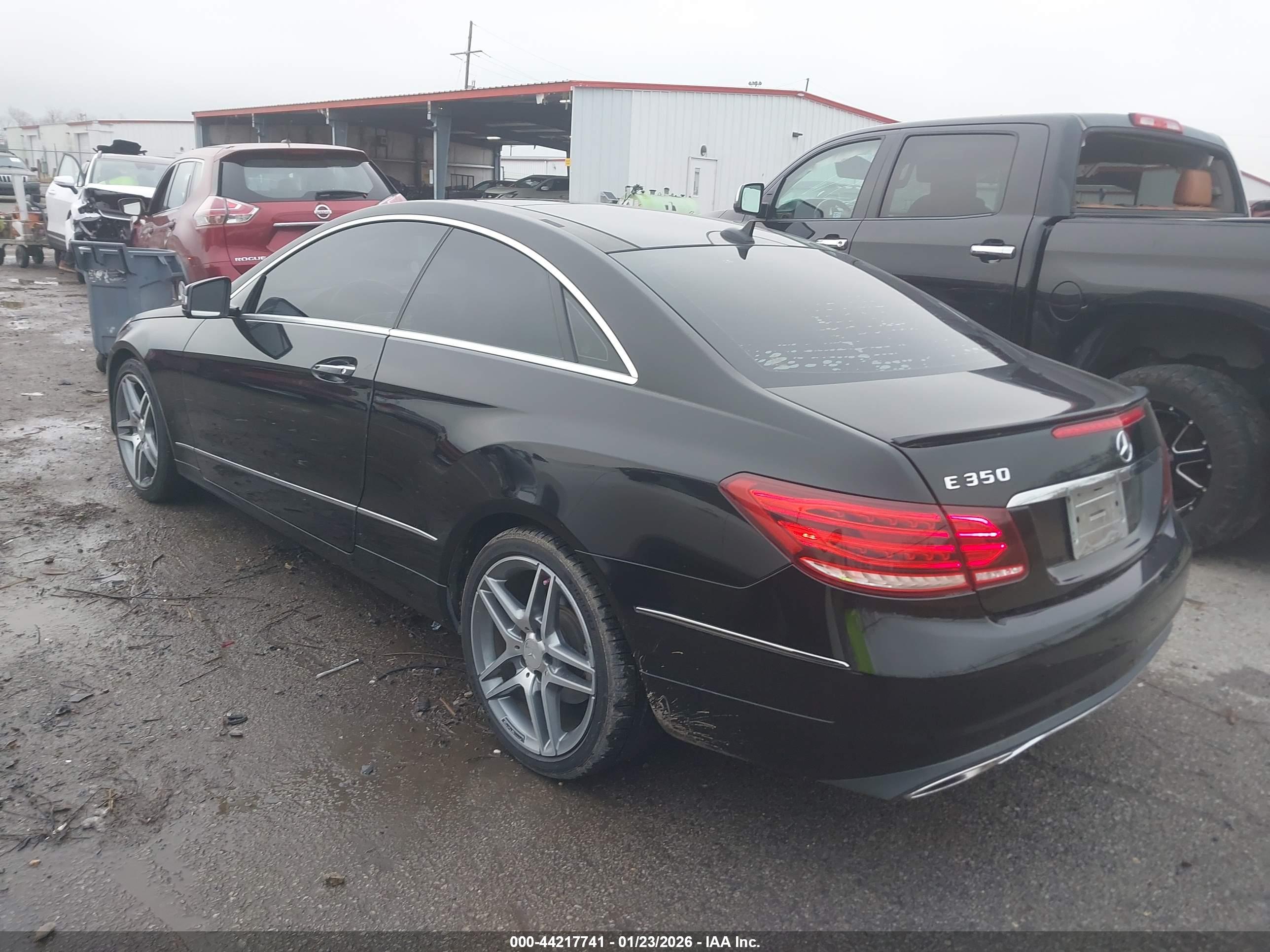 MERCEDES-BENZ E image 3