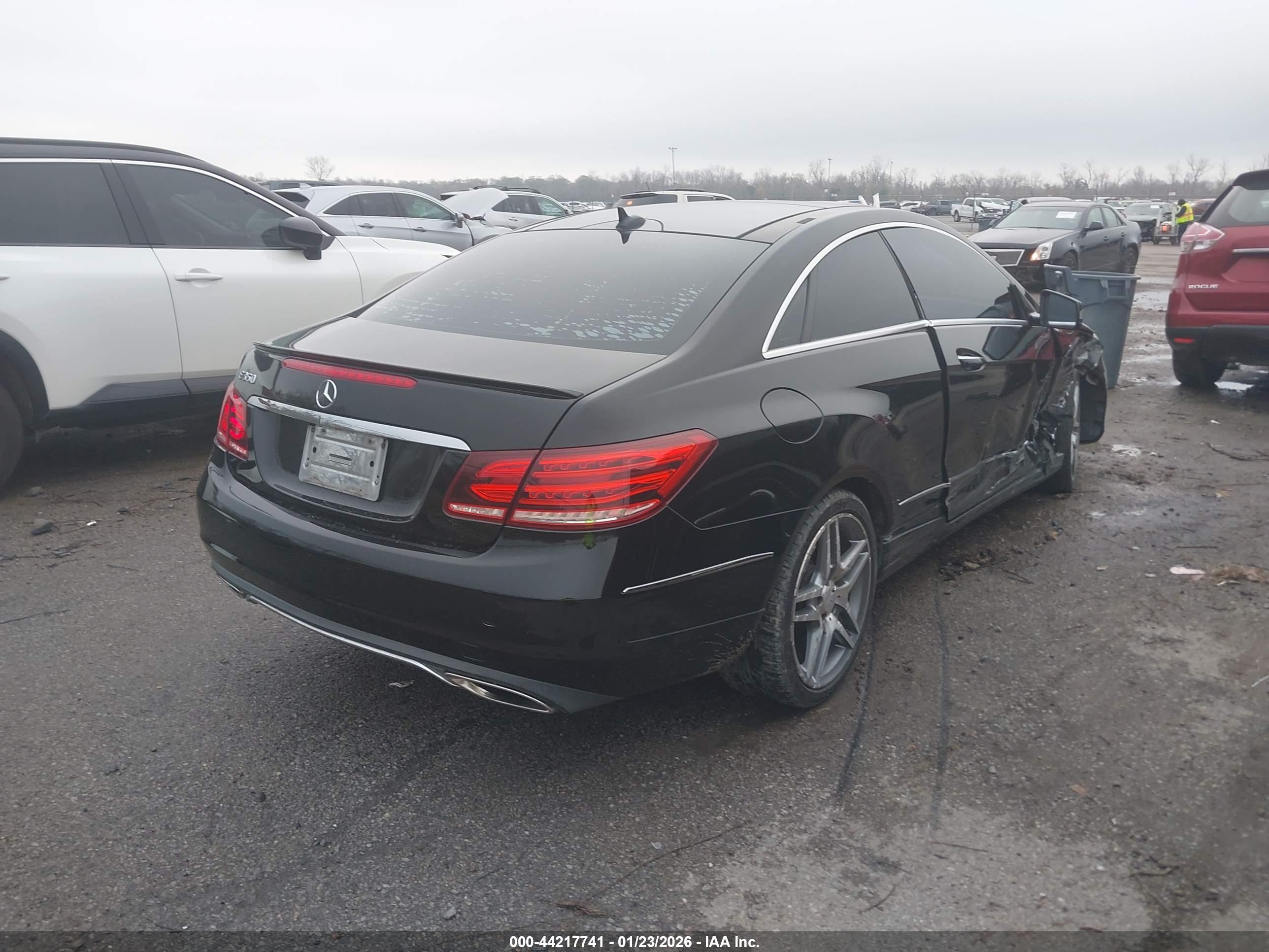 MERCEDES-BENZ E image 4