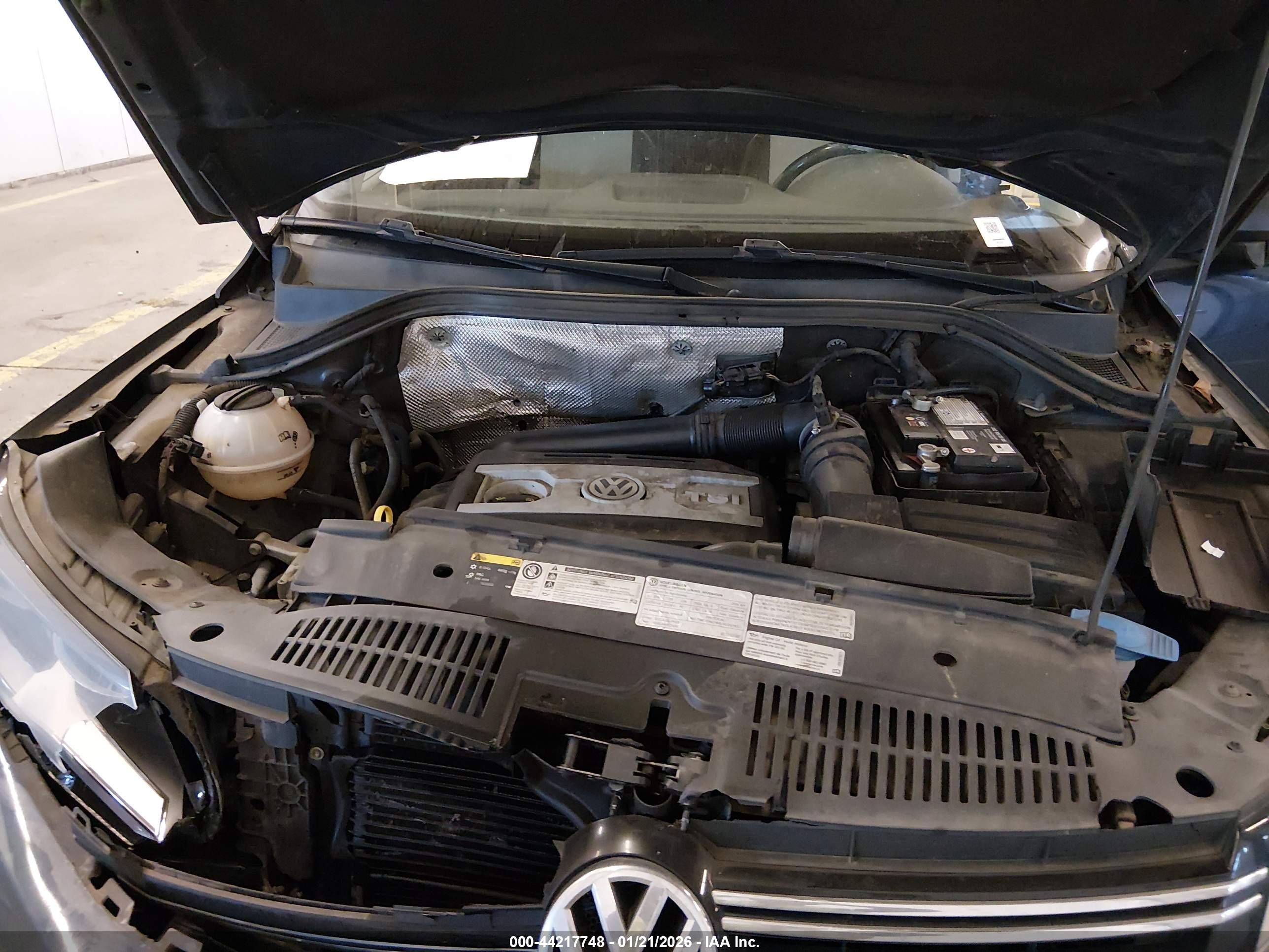 VOLKSWAGEN TIGUAN image 10