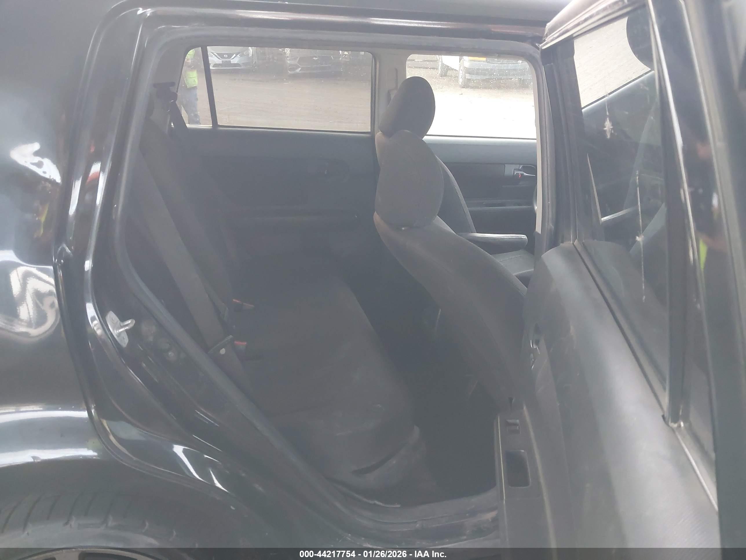 SCION XB image 8
