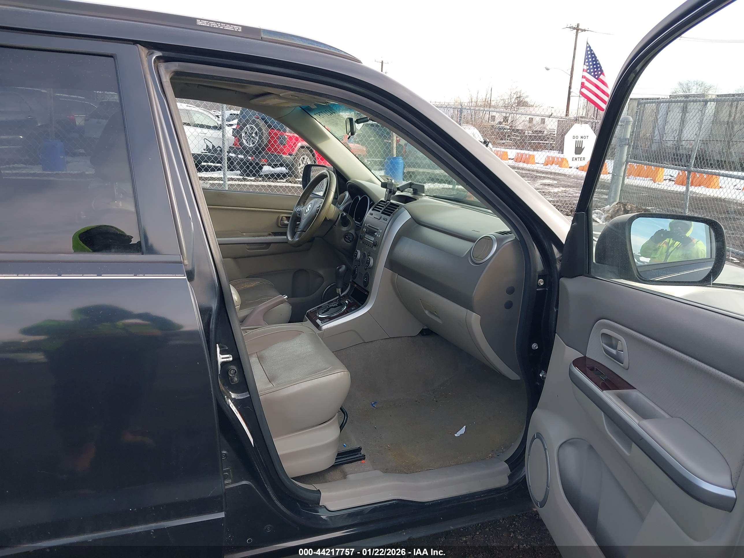 SUZUKI GRAND image 5