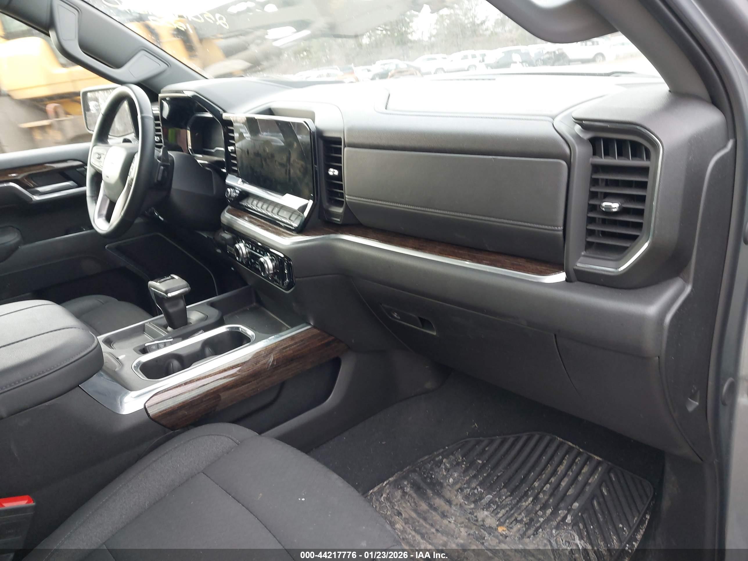GMC SIERRA image 5