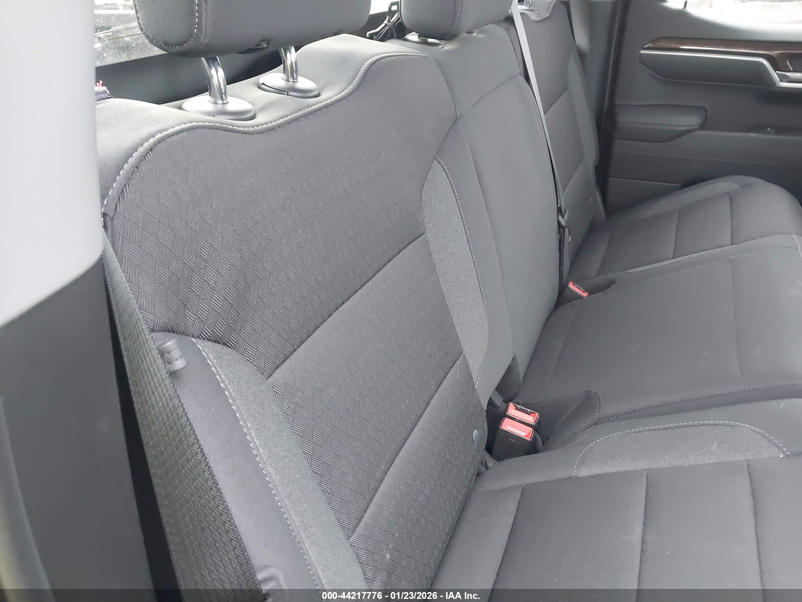 GMC SIERRA image 8