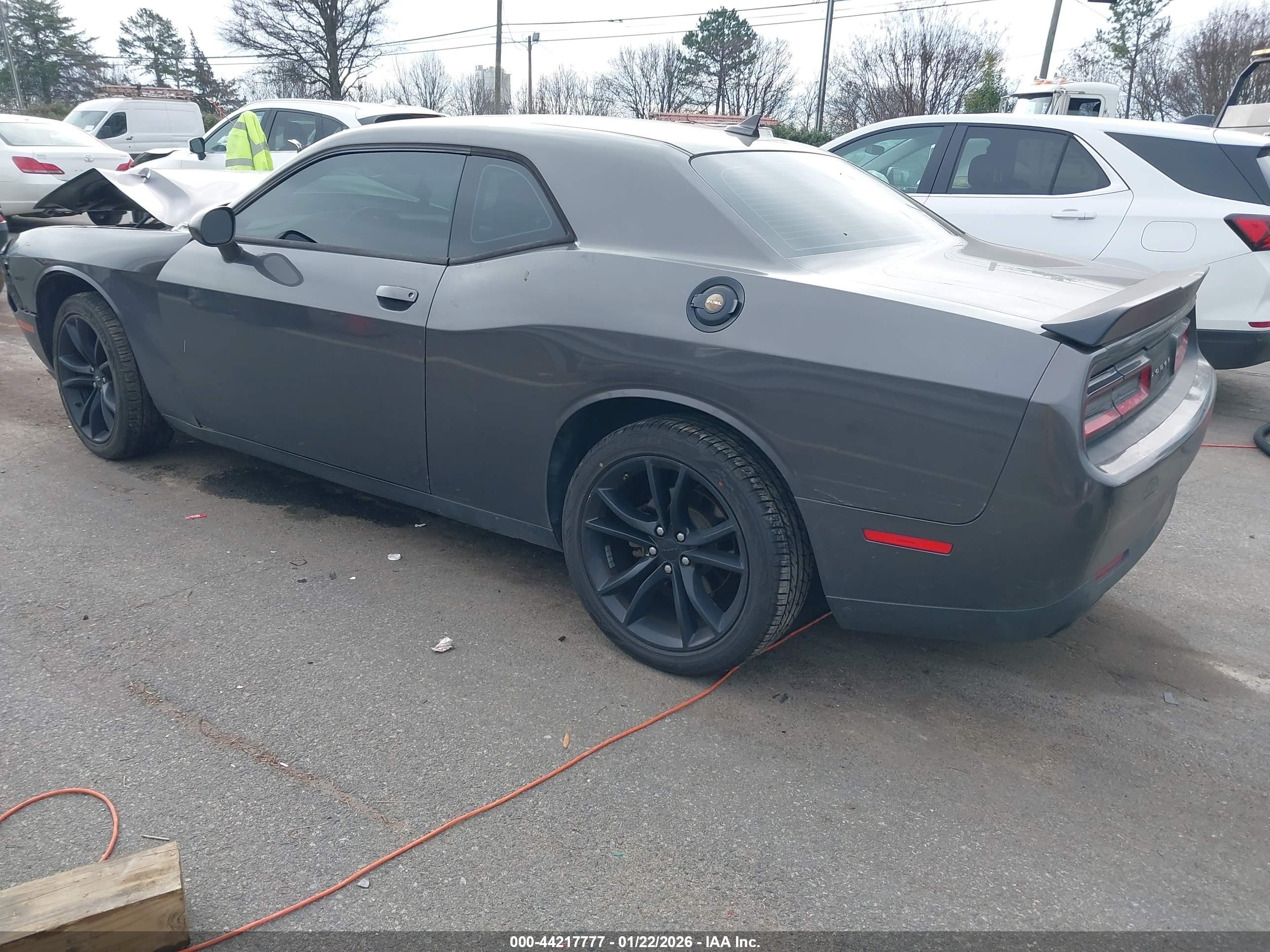 DODGE CHALLENGER image 3