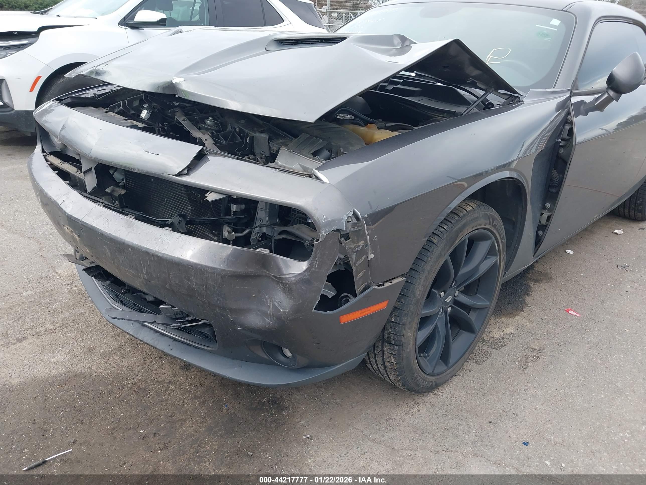 DODGE CHALLENGER image 6