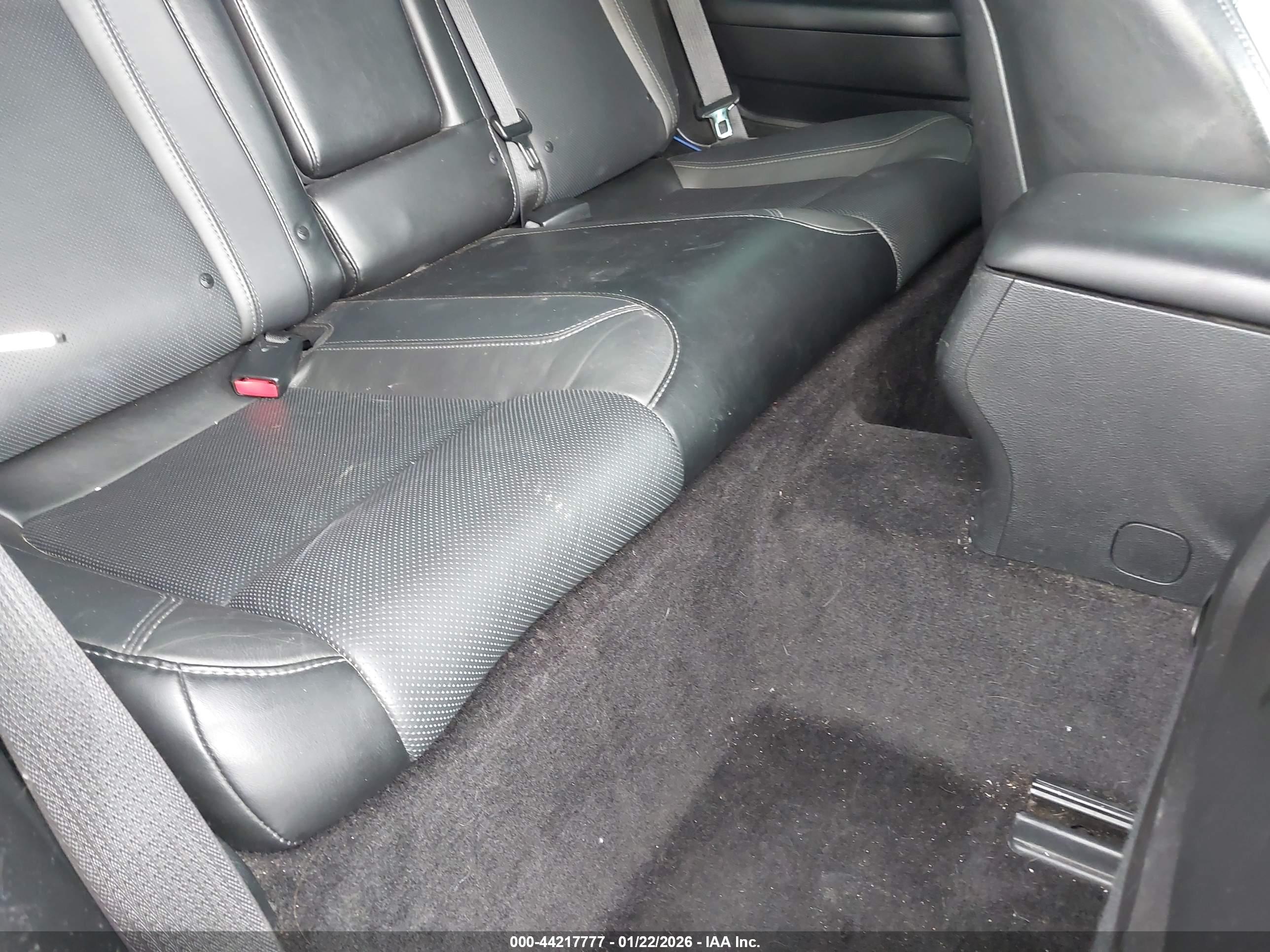 DODGE CHALLENGER image 8
